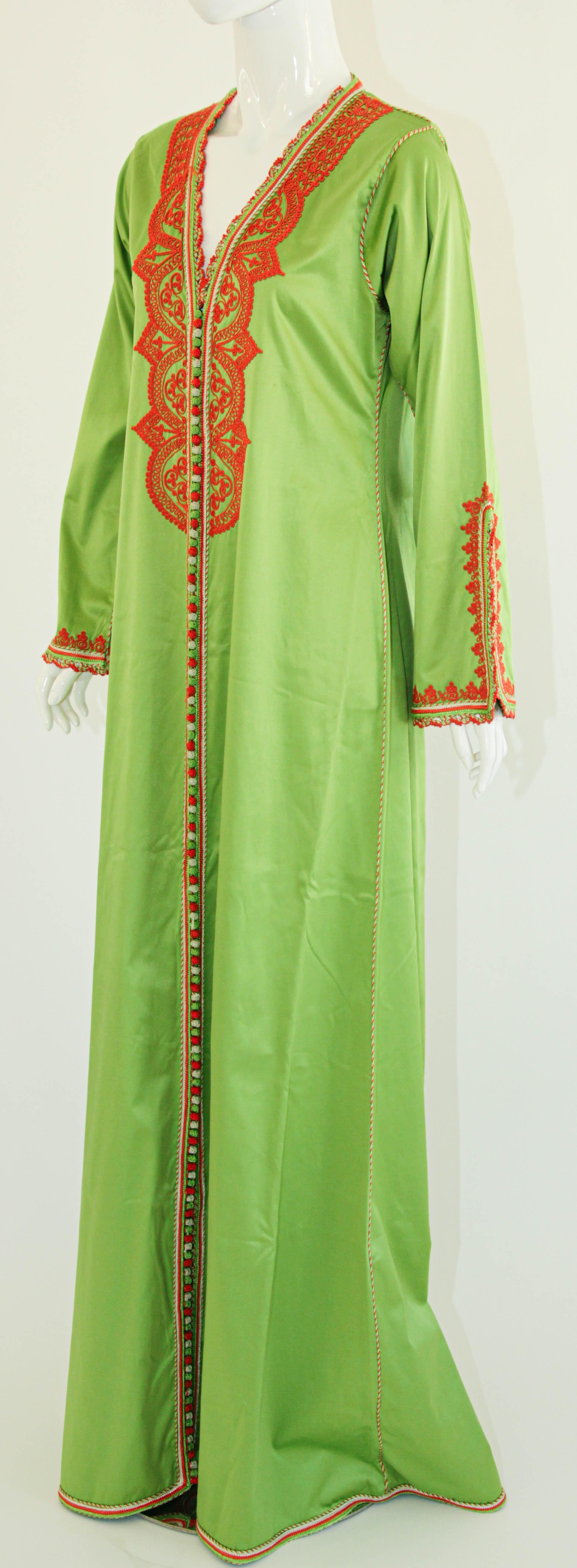 Vintage Moroccan Green Kaftan with Orange Embroideries For Sale 6