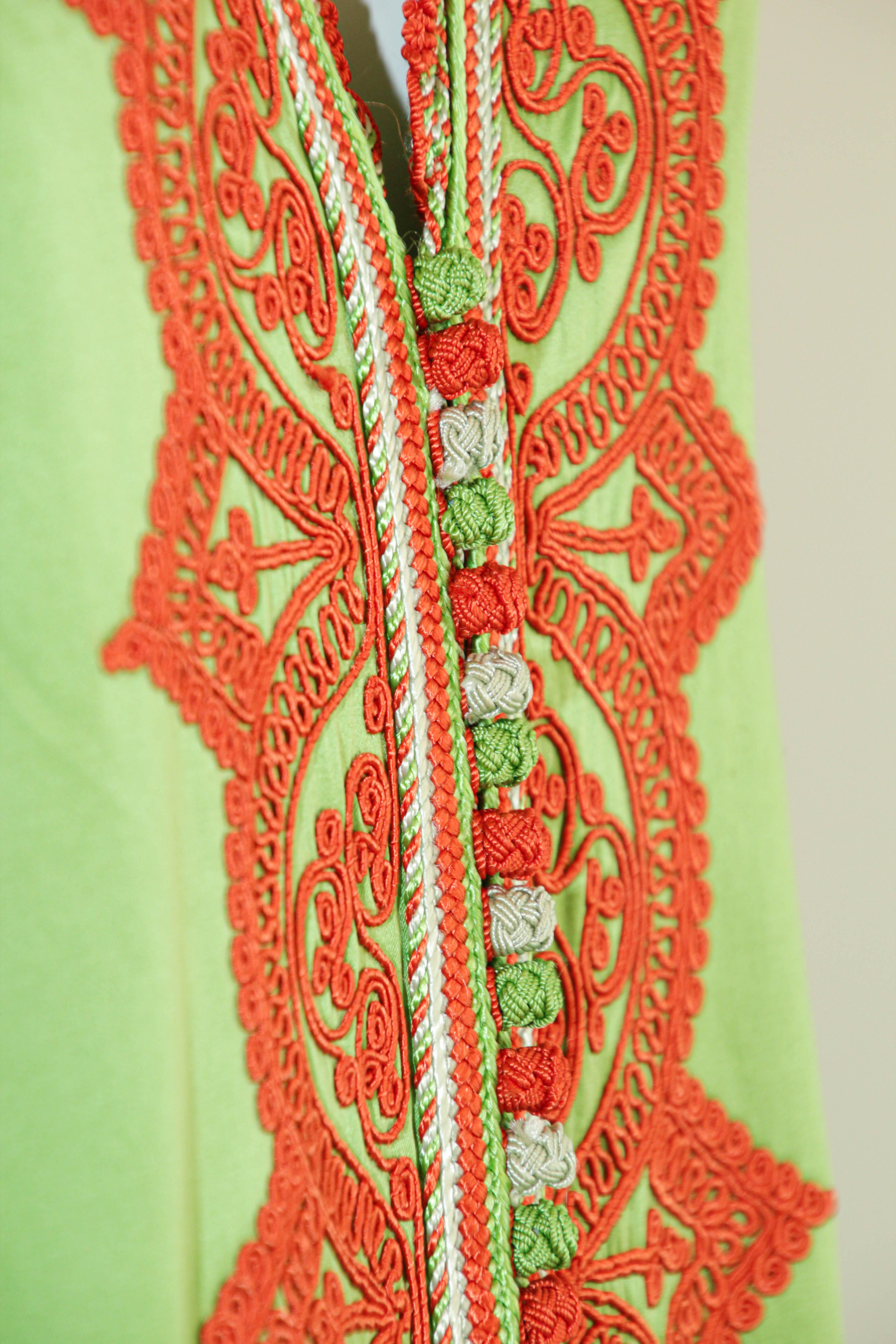 Vintage Moroccan Green Kaftan with Orange Embroideries For Sale 13