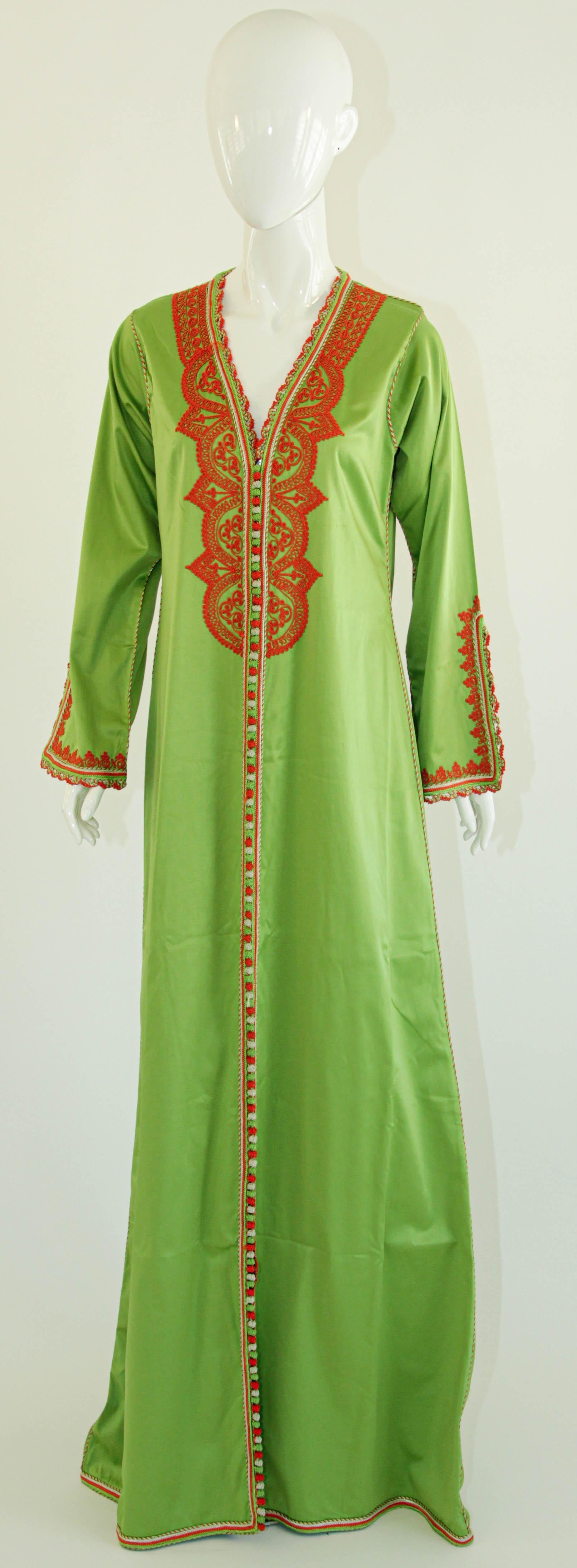 Vintage Moroccan Green Kaftan with Orange Embroideries For Sale 14