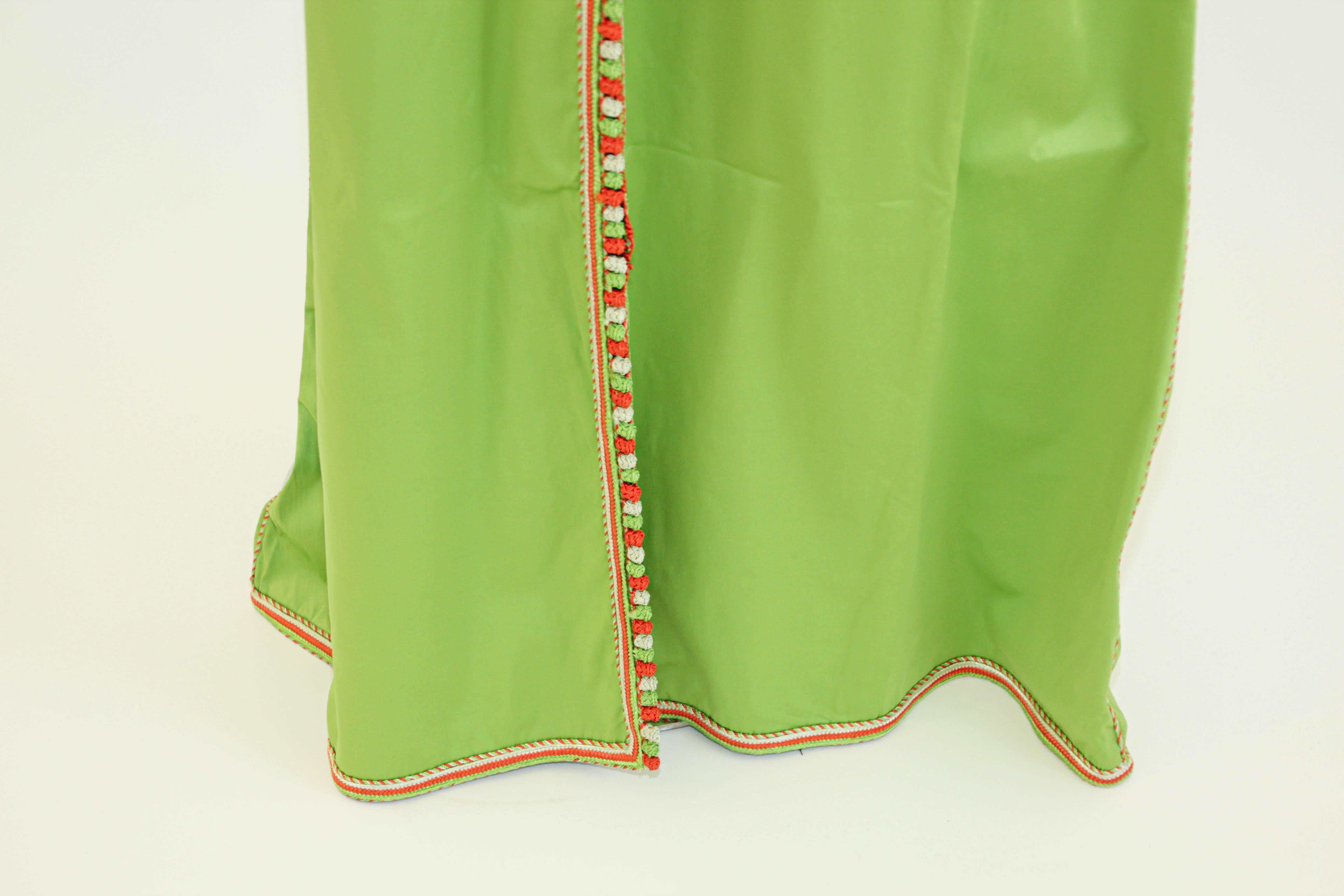 Vintage Moroccan Green Kaftan with Orange Embroideries For Sale 2