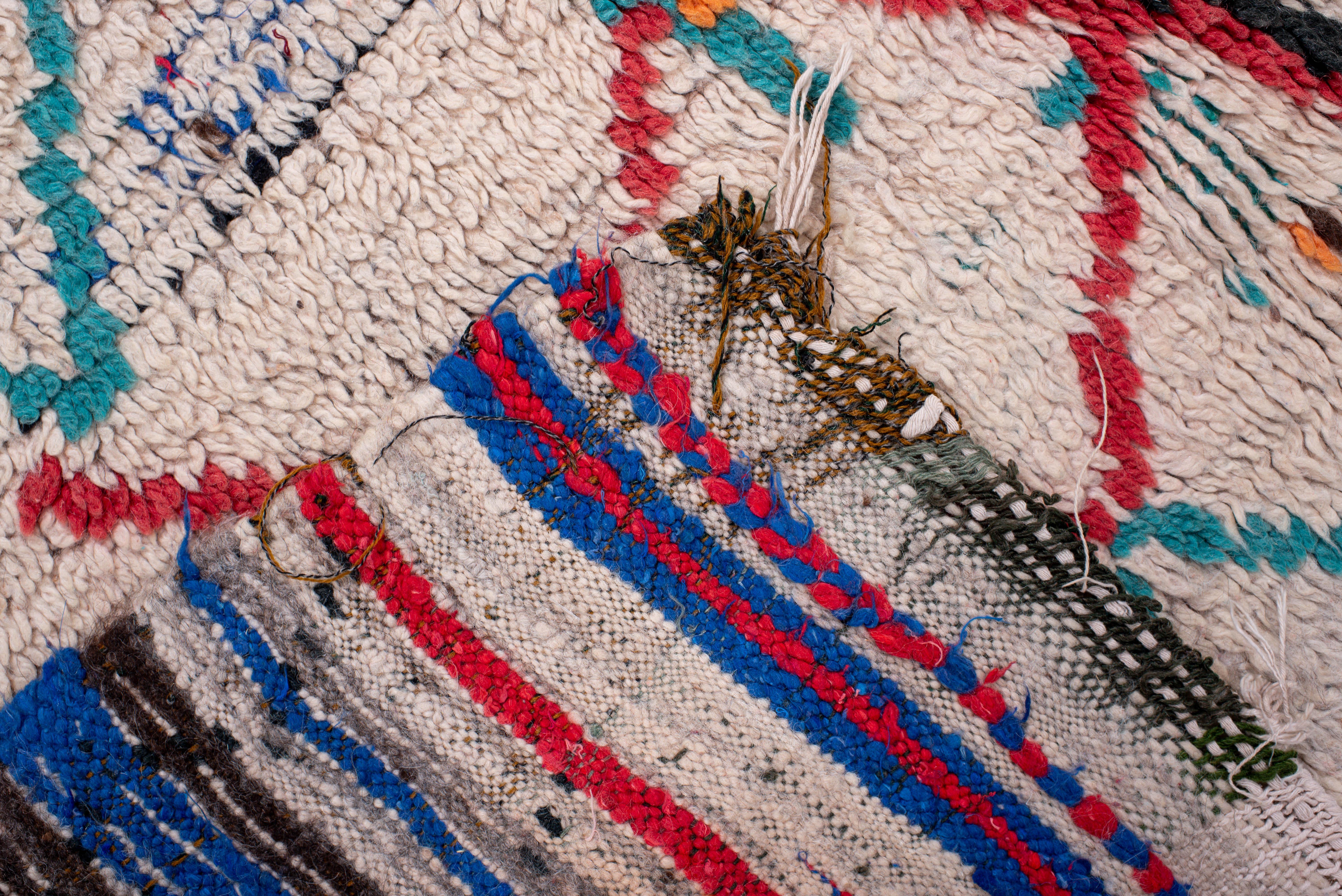 Vintage Moroccan Hand-Knotted Beni Ourain Rug Diamond Lattice Pattern In Good Condition For Sale In New York, NY
