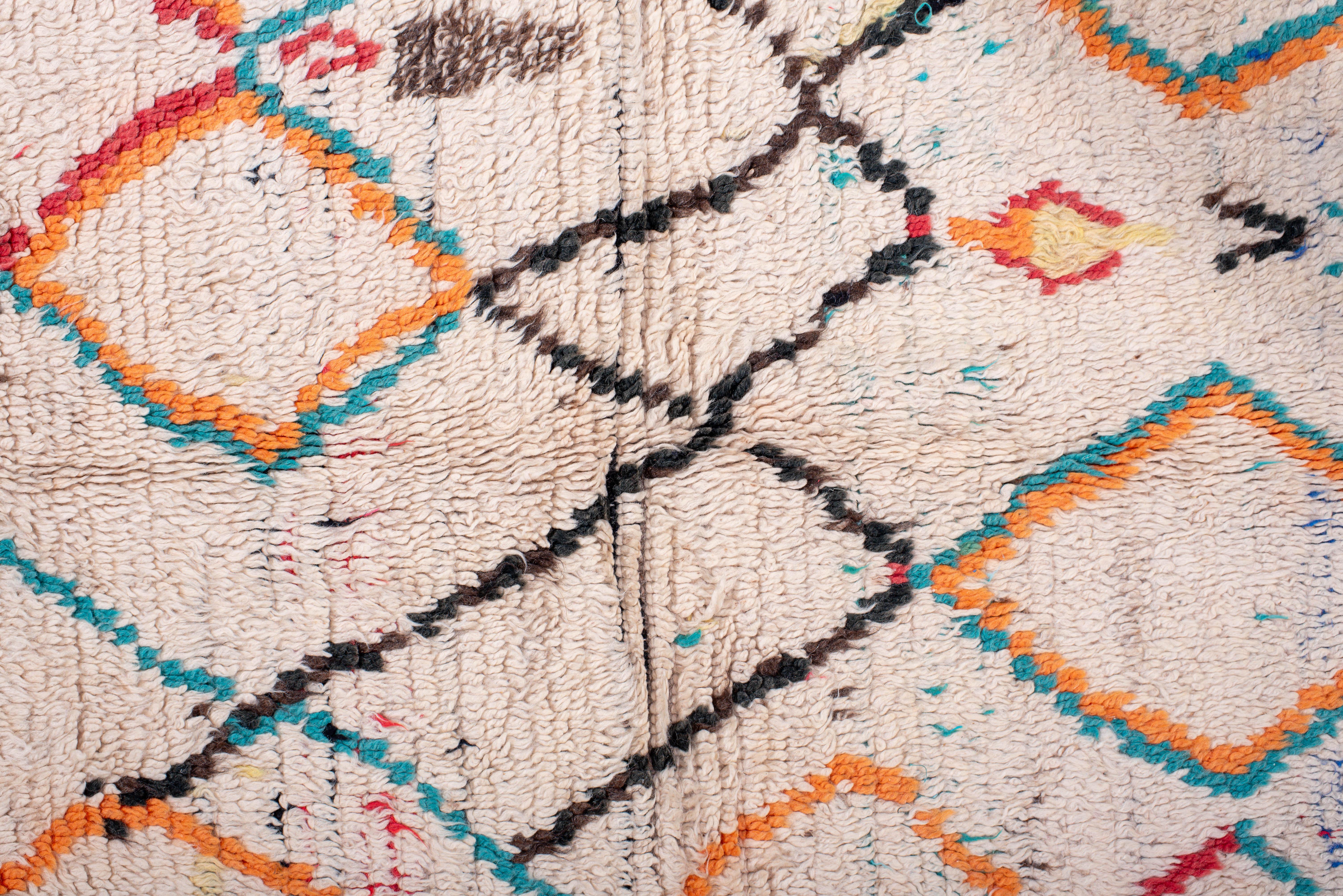 Wool Vintage Moroccan Hand-Knotted Beni Ourain Rug Diamond Lattice Pattern For Sale