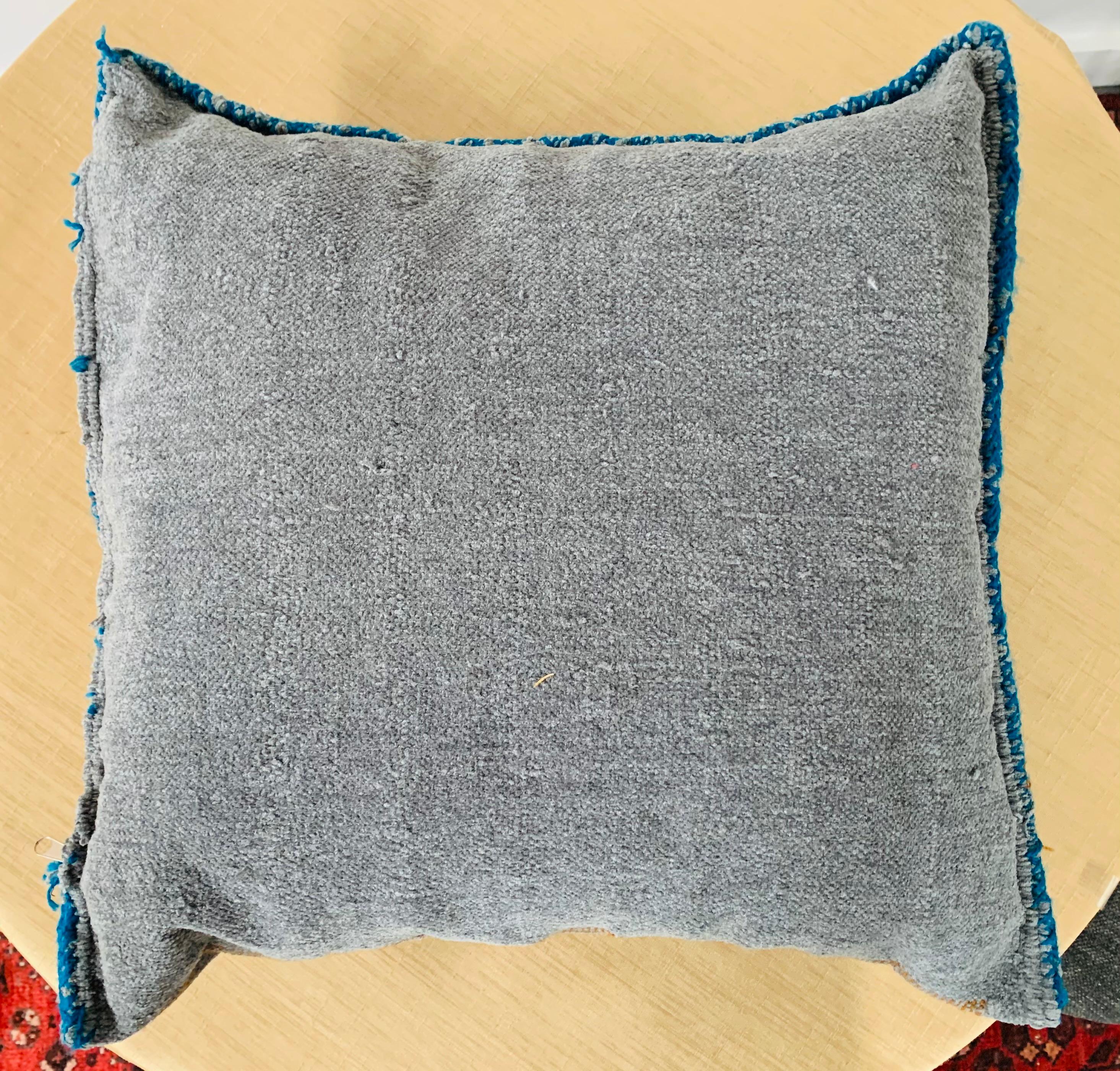 Cojín marroquí vintage de lana tejida a mano Kilim en Bueno estado para la venta en Plainview, NY