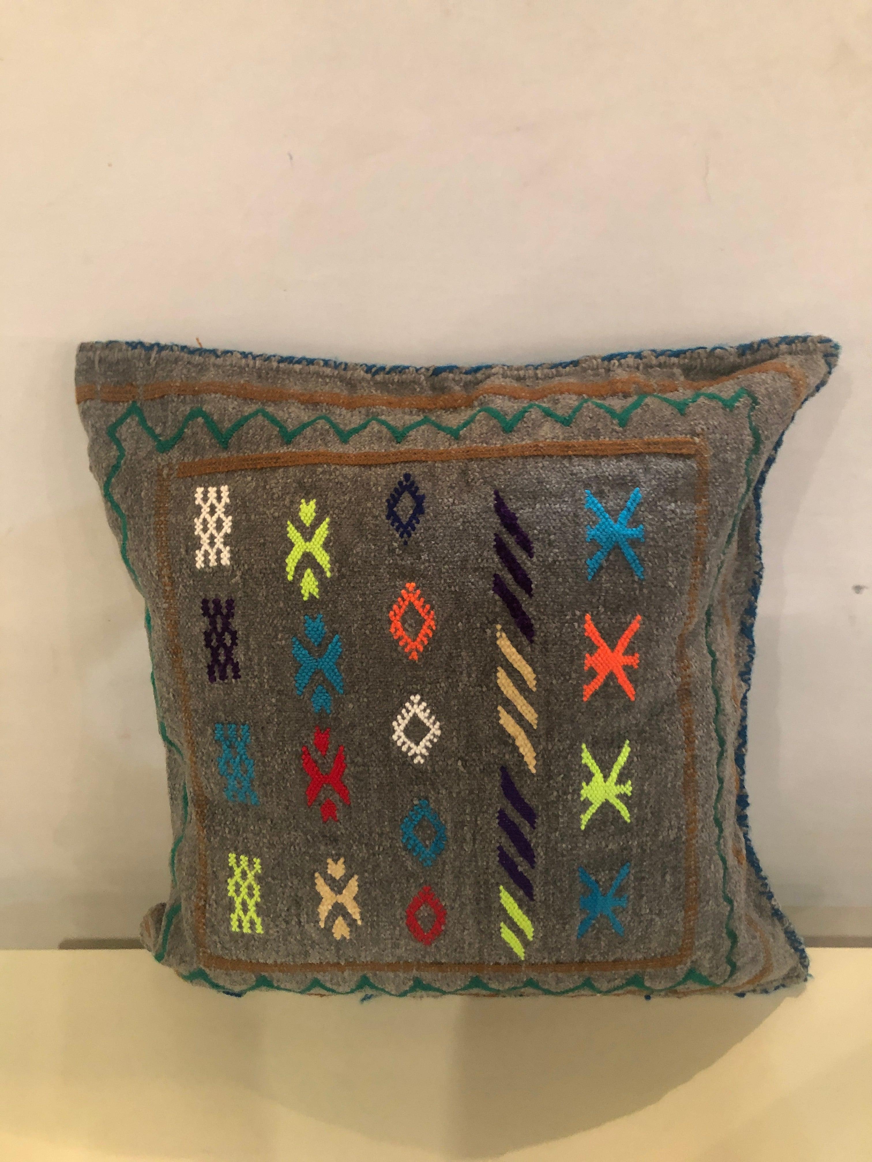 Vintage Moroccan Hand-Loomed Kilim Wool Pillow For Sale 2
