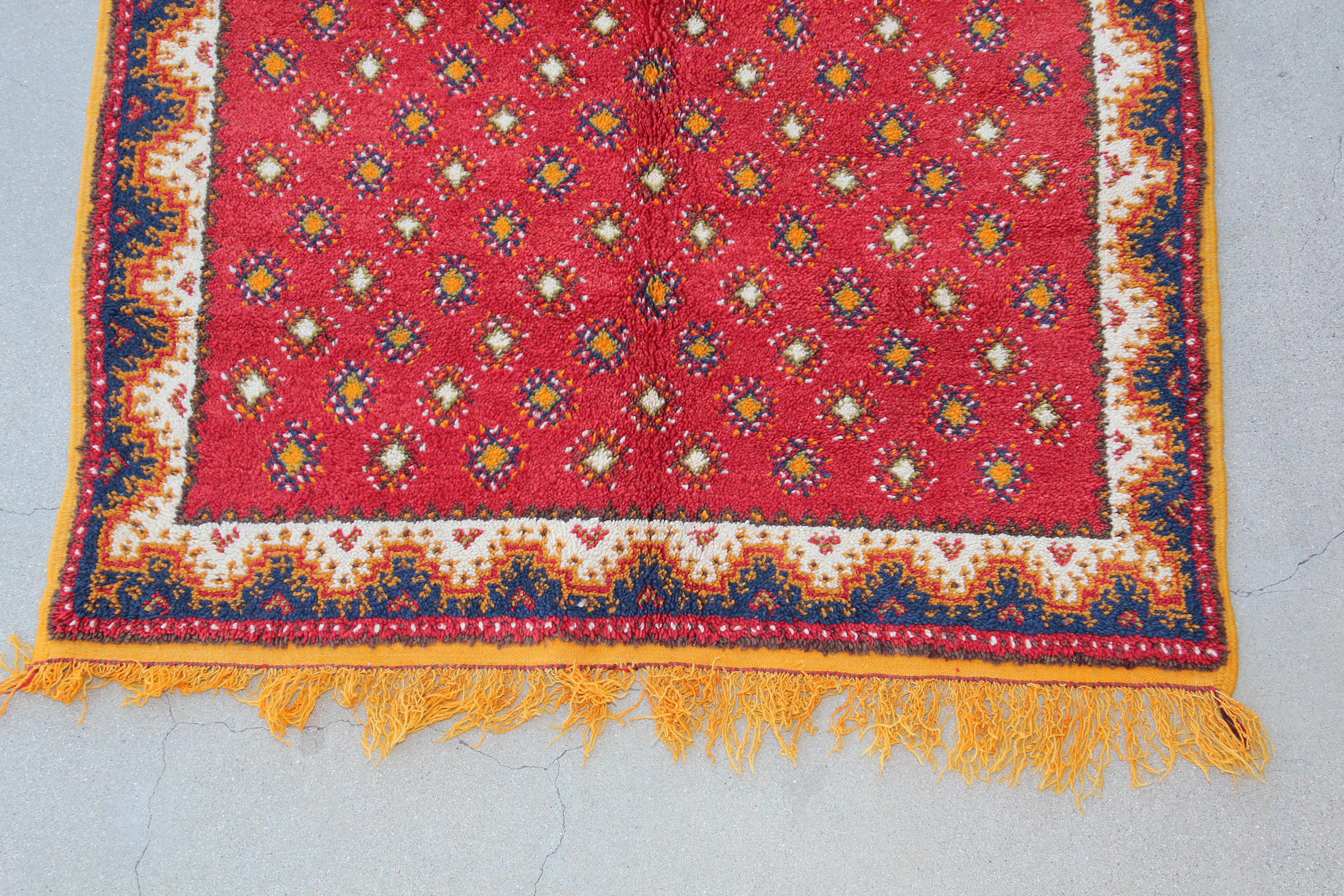 1960s Vintage Moroccan Hand-Woven Berber Carpet For Sale 4