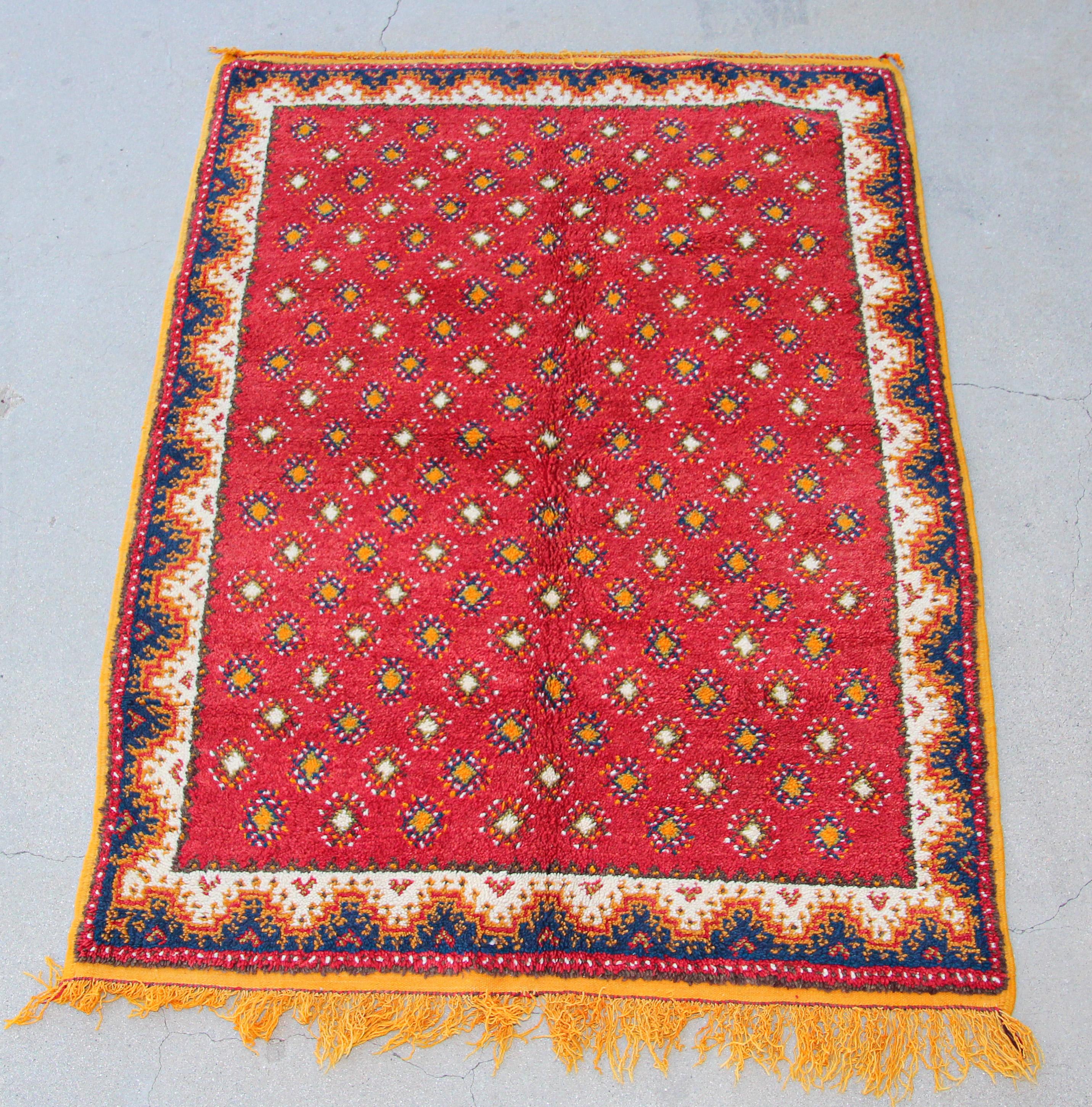 1960s Vintage Moroccan Hand-Woven Berber Carpet For Sale 1