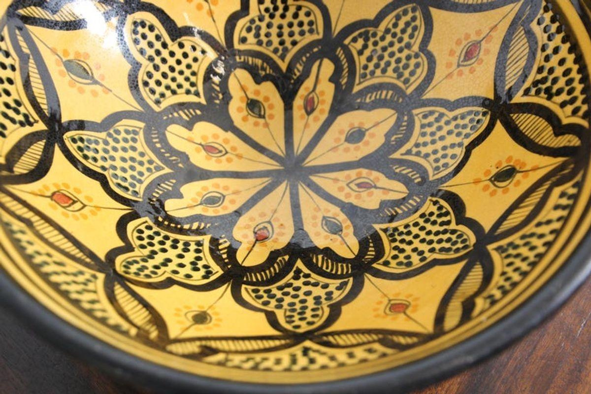 Marokkanische handgefertigte gelbe Schale aus Keramik im Angebot 12