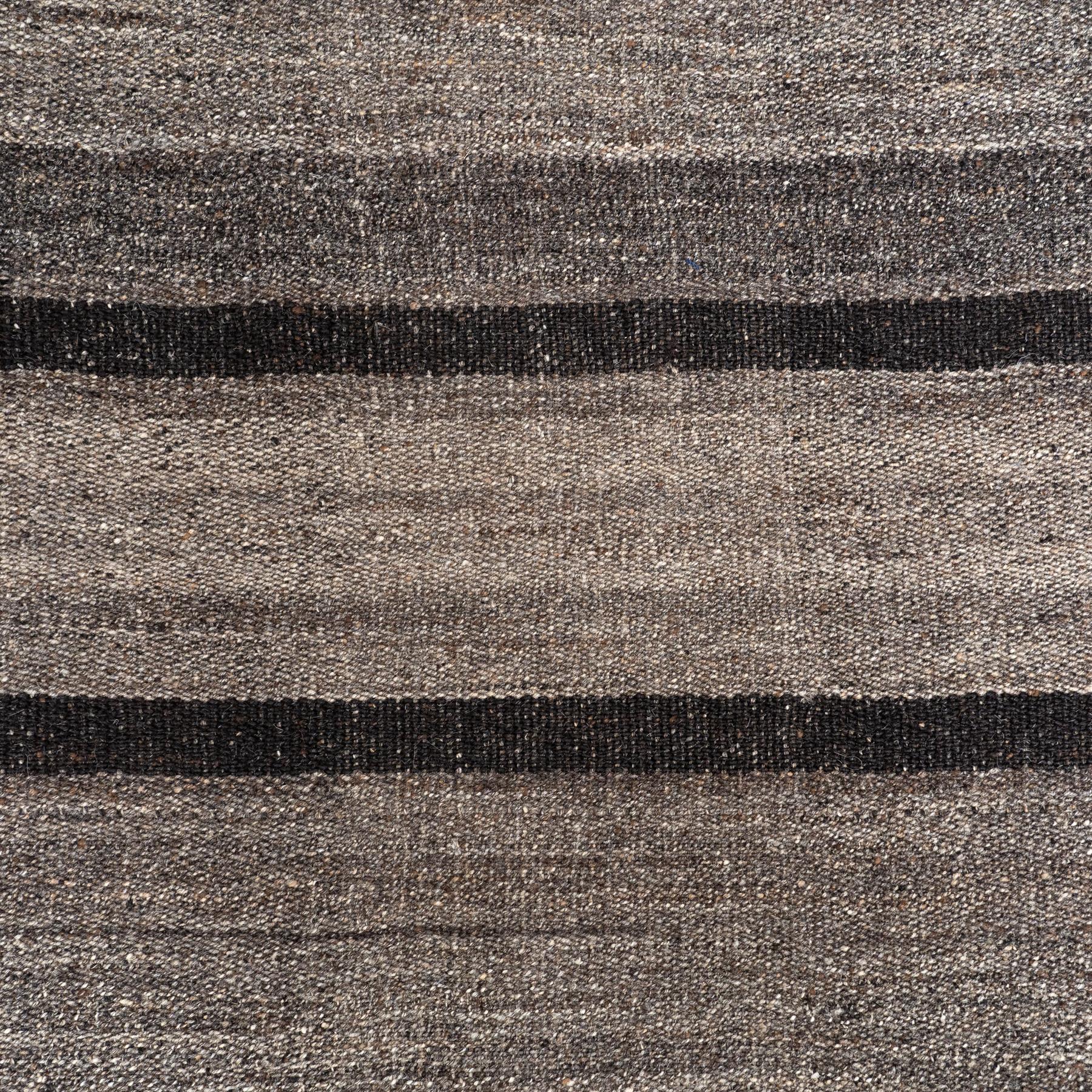 Mid-Century Modern Vintage Moroccan Handmade Wool Rug – 1980s, Beautiful Grey Tones, 173 x 195 cm For Sale