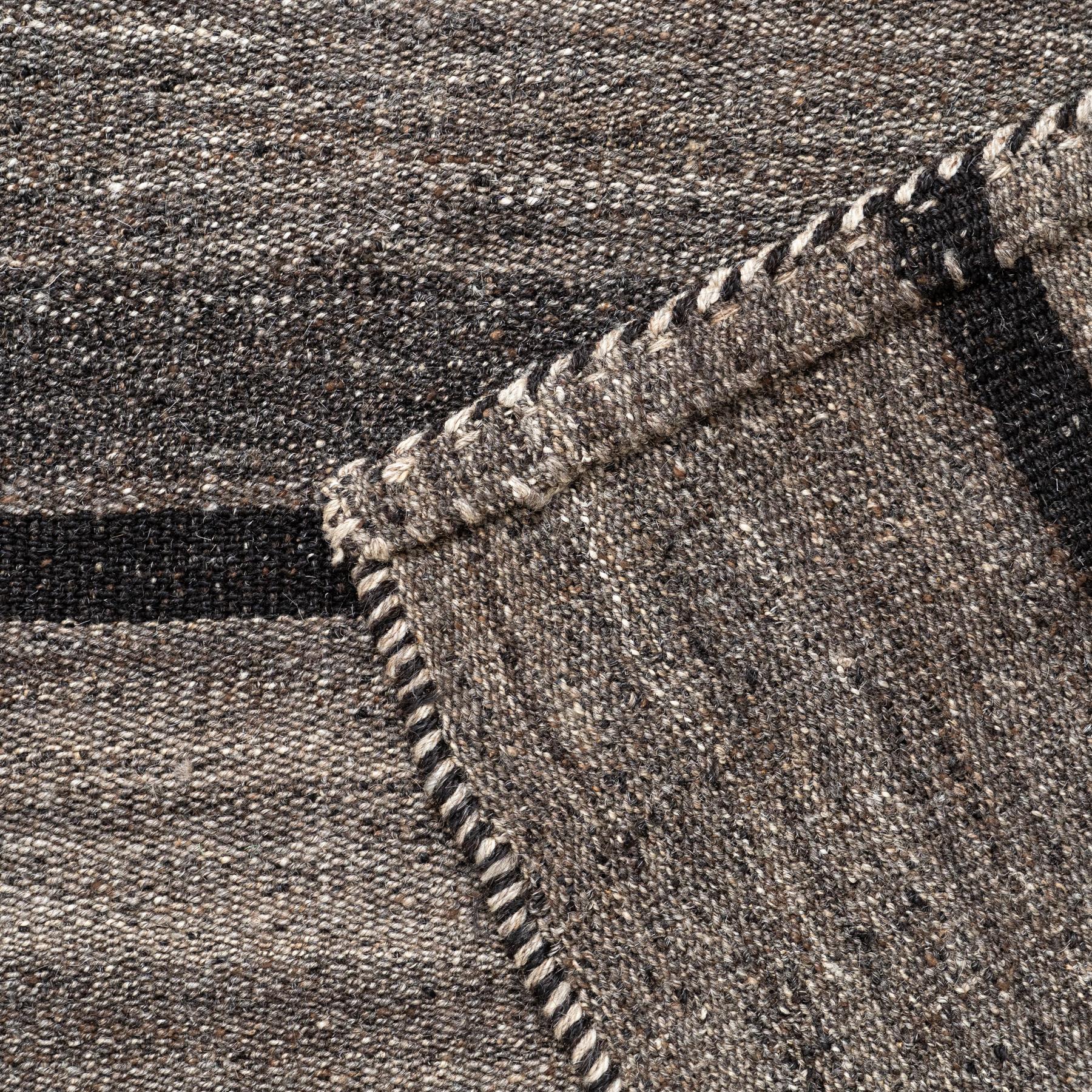 Vintage Moroccan Handmade Wool Rug – 1980s, Beautiful Grey Tones, 173 x 195 cm In Good Condition For Sale In Barcelona, Barcelona
