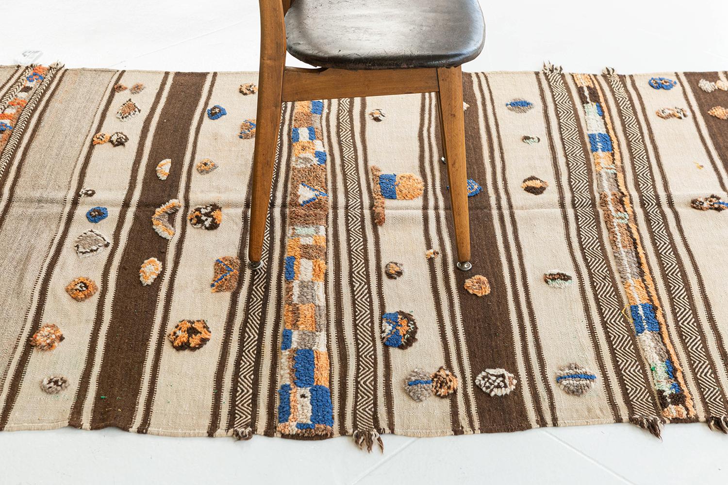 Vintage Moroccan High Atlas Berber Tribe Kilim In Good Condition For Sale In WEST HOLLYWOOD, CA