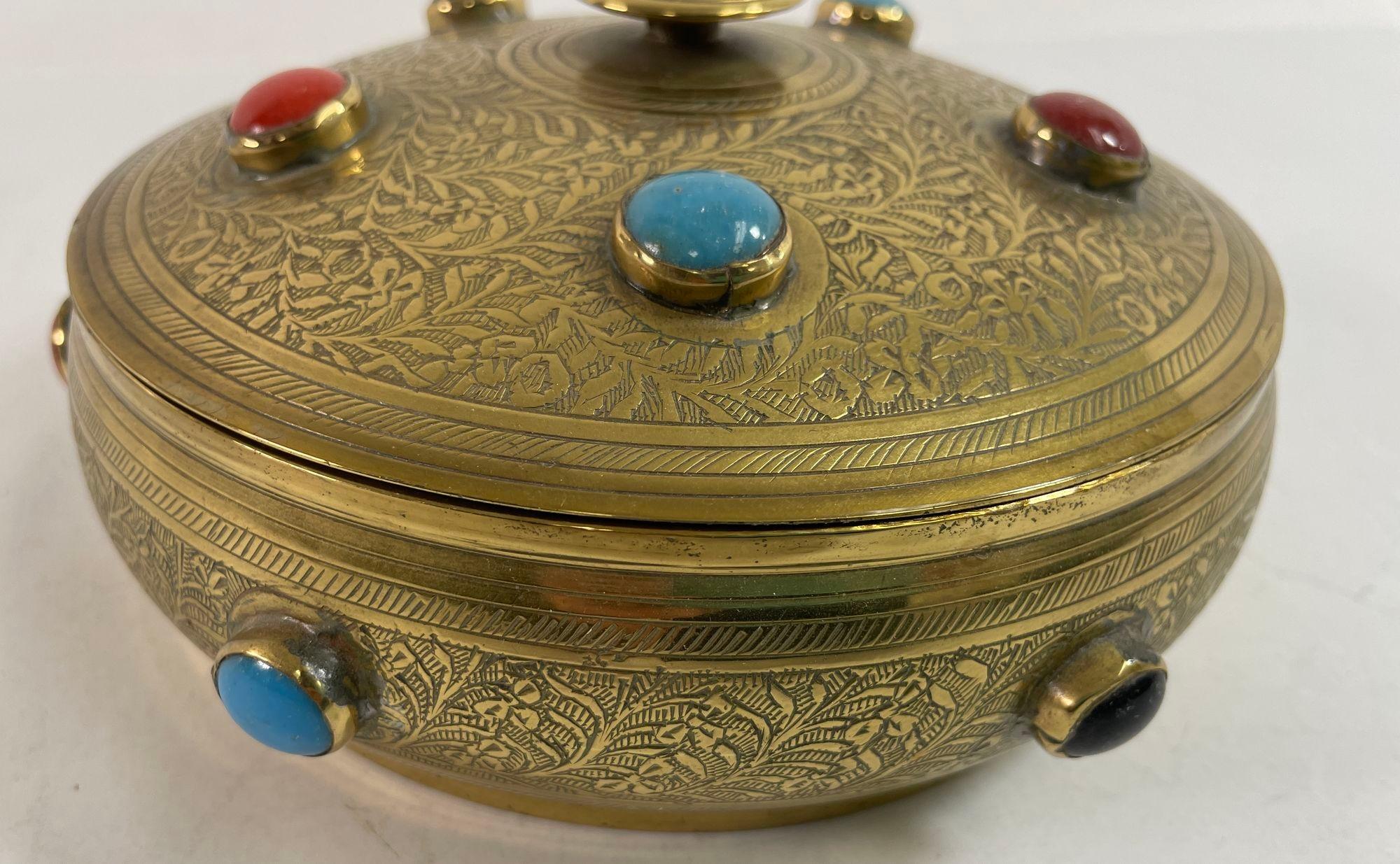 Vintage Moroccan Jewelled Trinket Brass Round Box with Beads In Good Condition For Sale In North Hollywood, CA