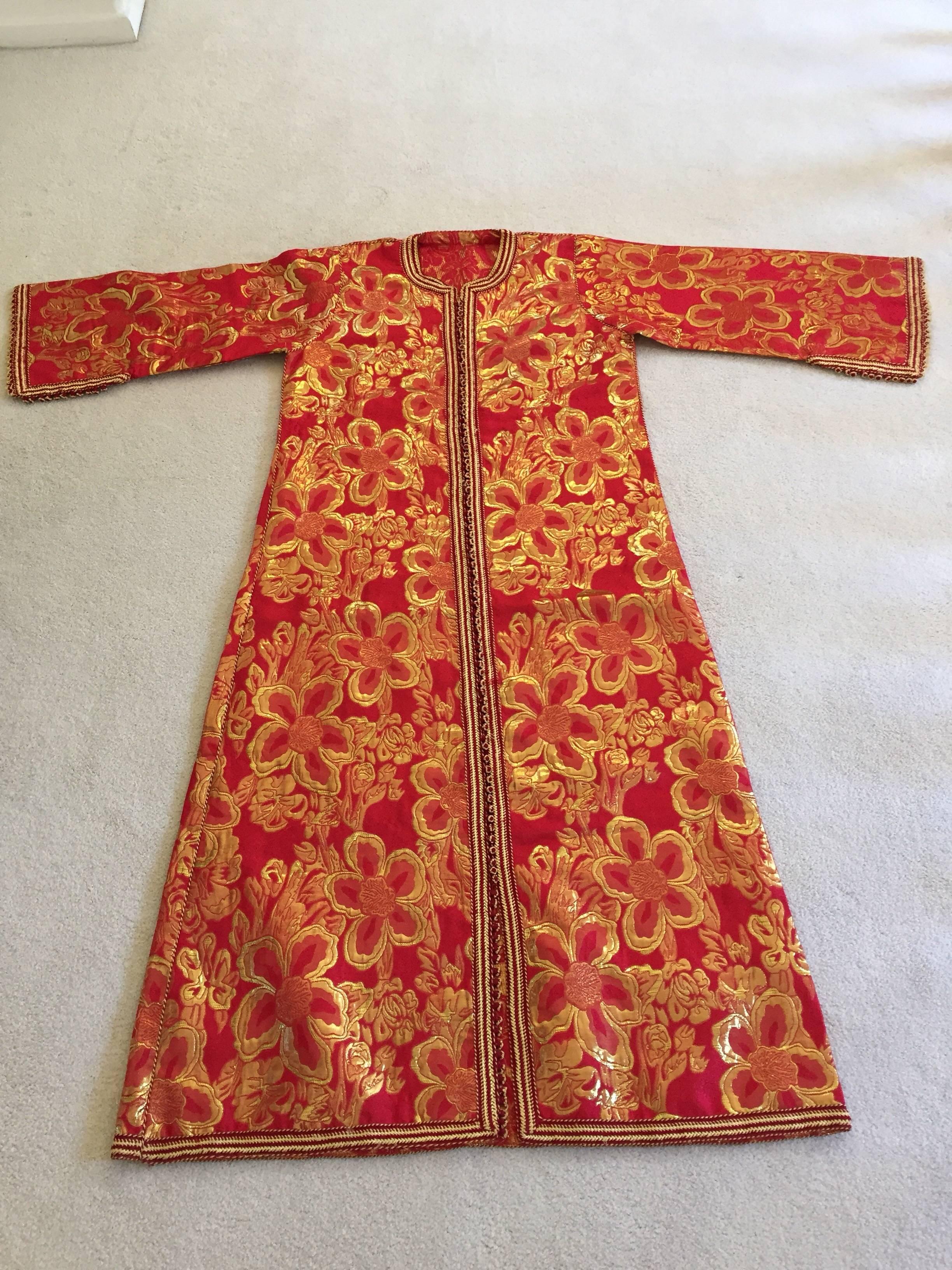 Vintage Moroccan Kaftan 1970s Red and Gold Floral Brocade Caftan Maxi Dress In Good Condition For Sale In North Hollywood, CA