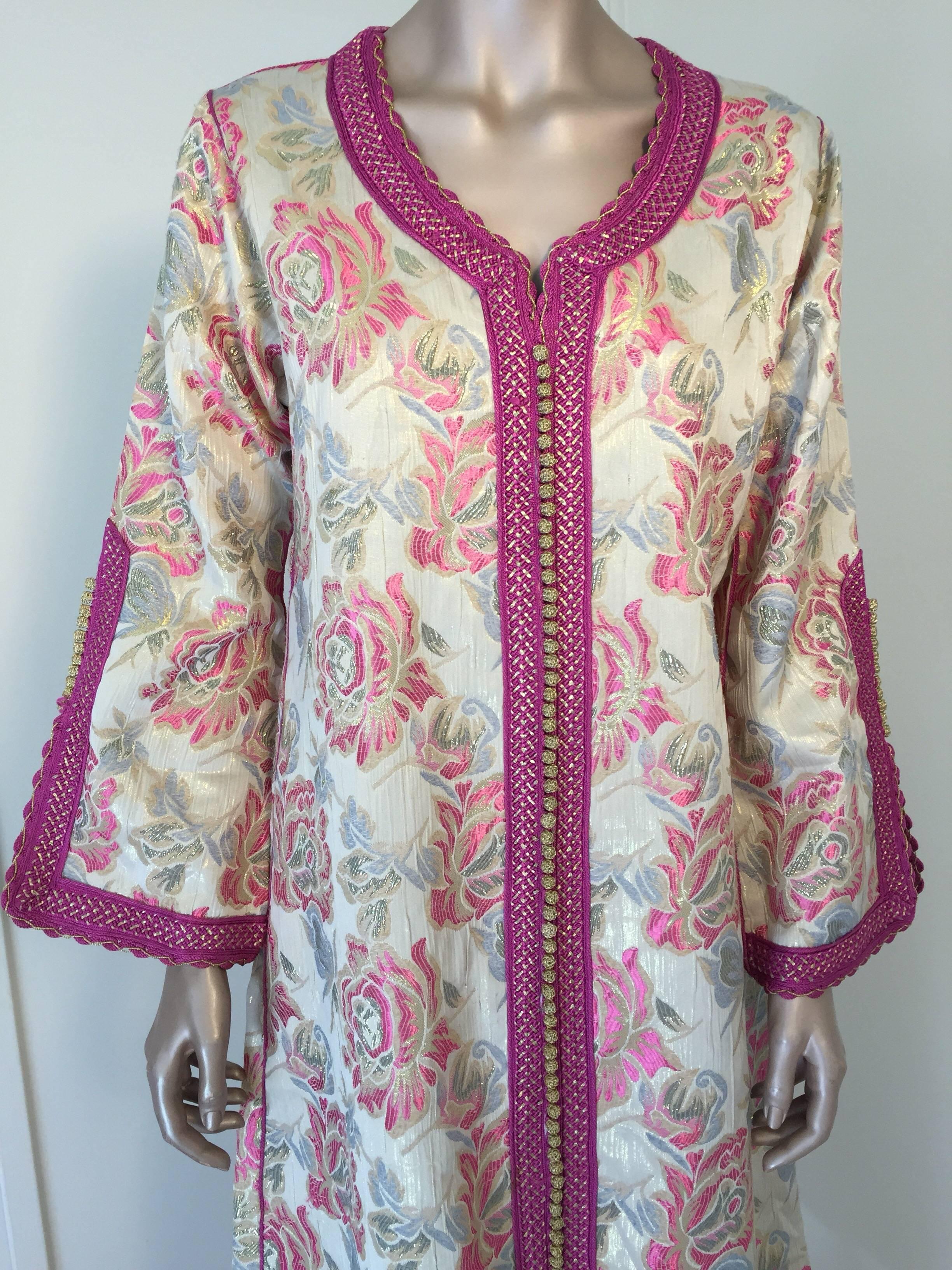 Moorish Vintage Moroccan Kaftan Brocade Embroidered with Pink and Gold Trim, circa 1970 For Sale