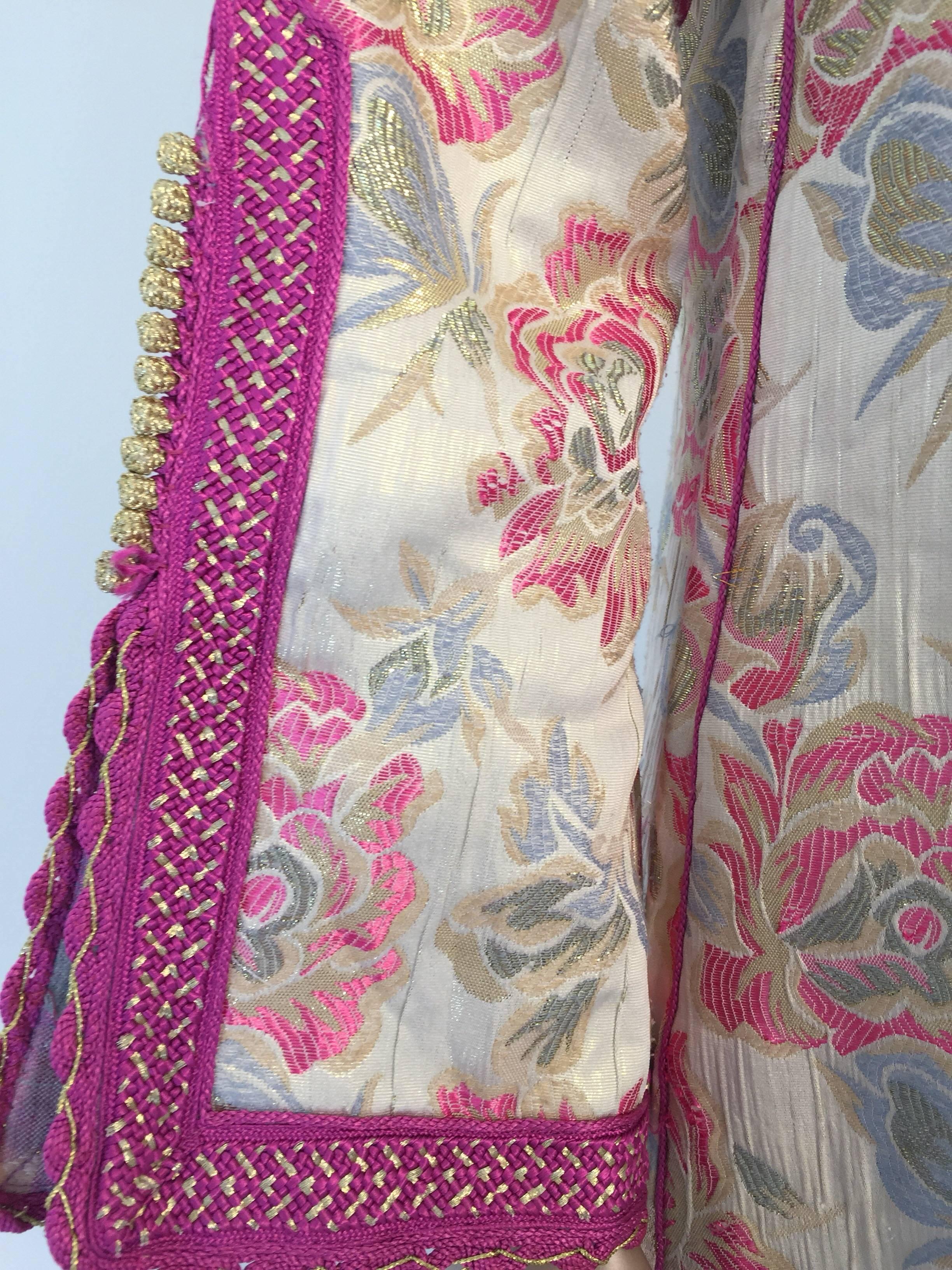 Vintage Moroccan Kaftan Brocade Embroidered with Pink and Gold Trim, circa 1970 For Sale 2