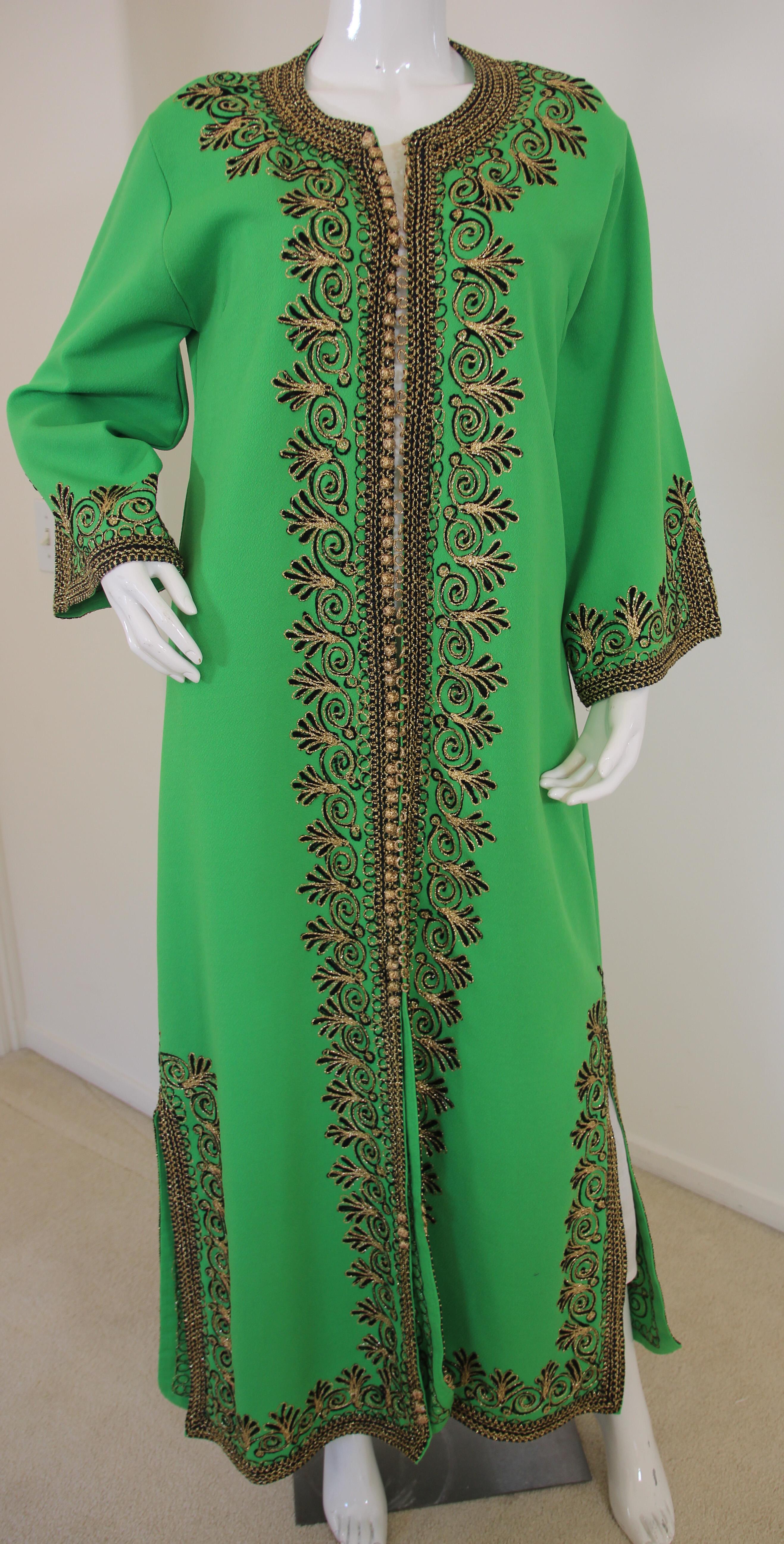 Vintage Moroccan Kaftan Green Maxi Dress circa 1970 Size L For Sale 2