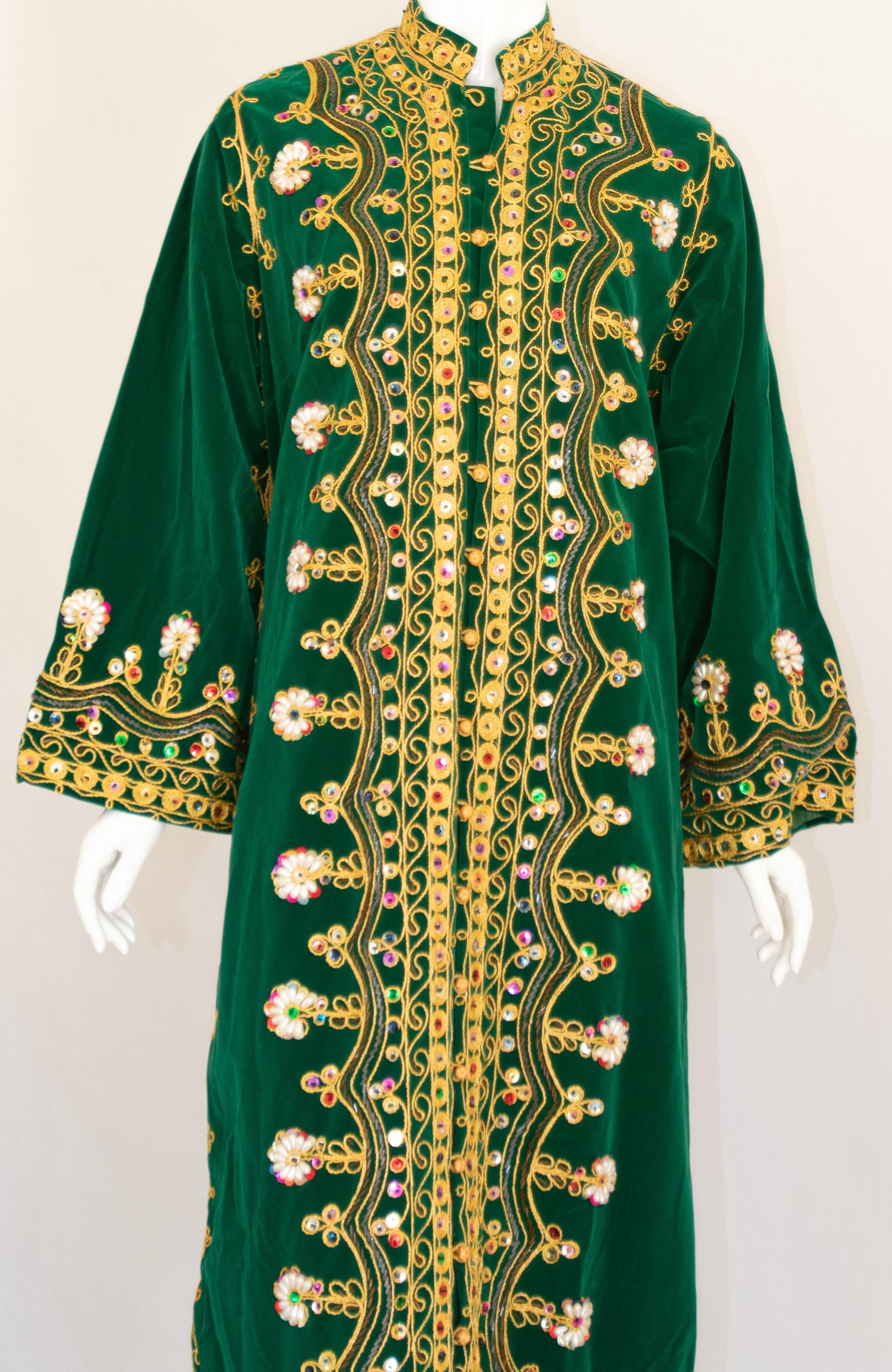 Vintage Moroccan Kaftan Green Velvet Embroidered 1960s In Good Condition In North Hollywood, CA