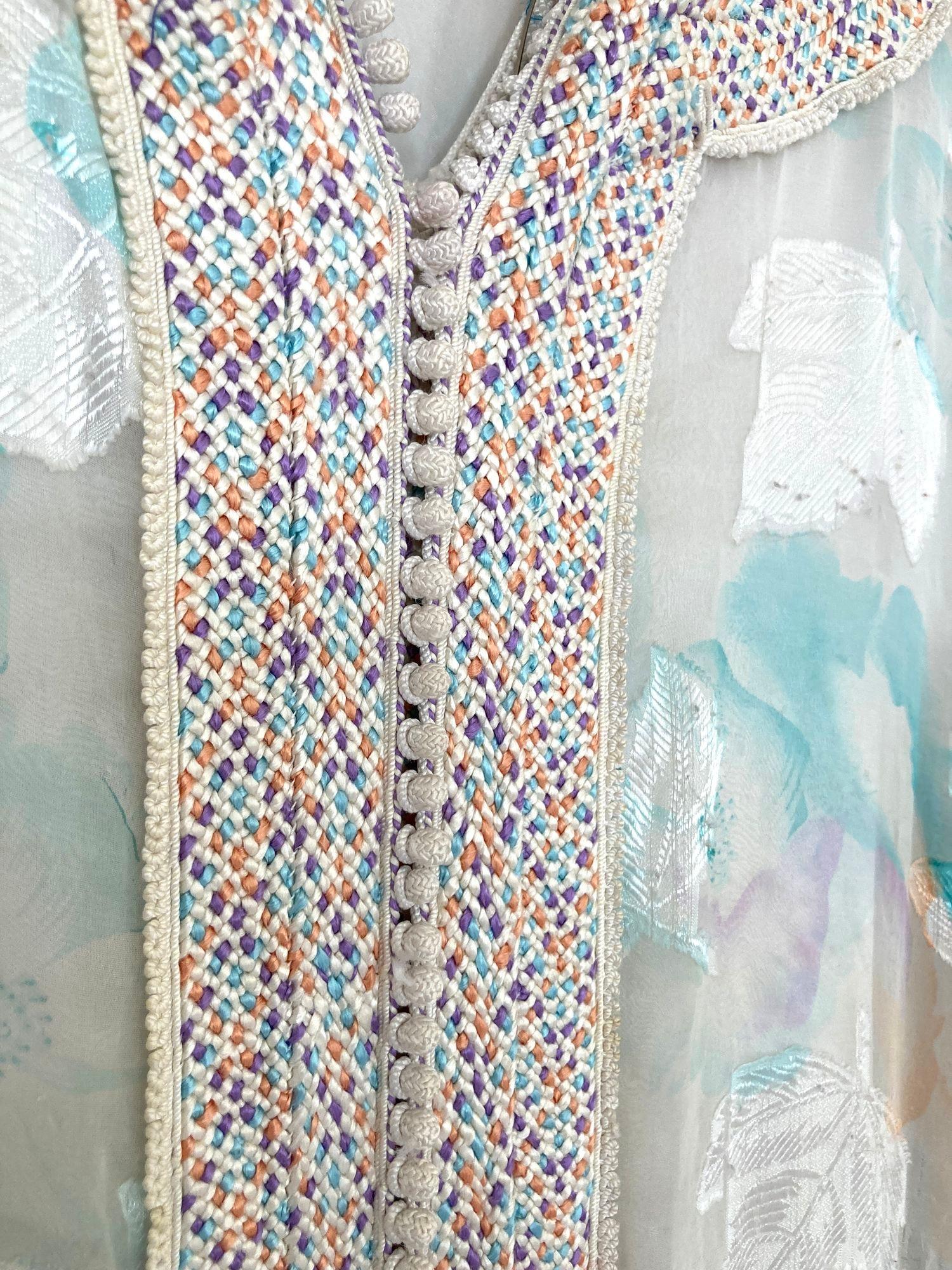 Fait main Caftan marocain vintage en tissu cachemire à fleurs turquoise et or en vente