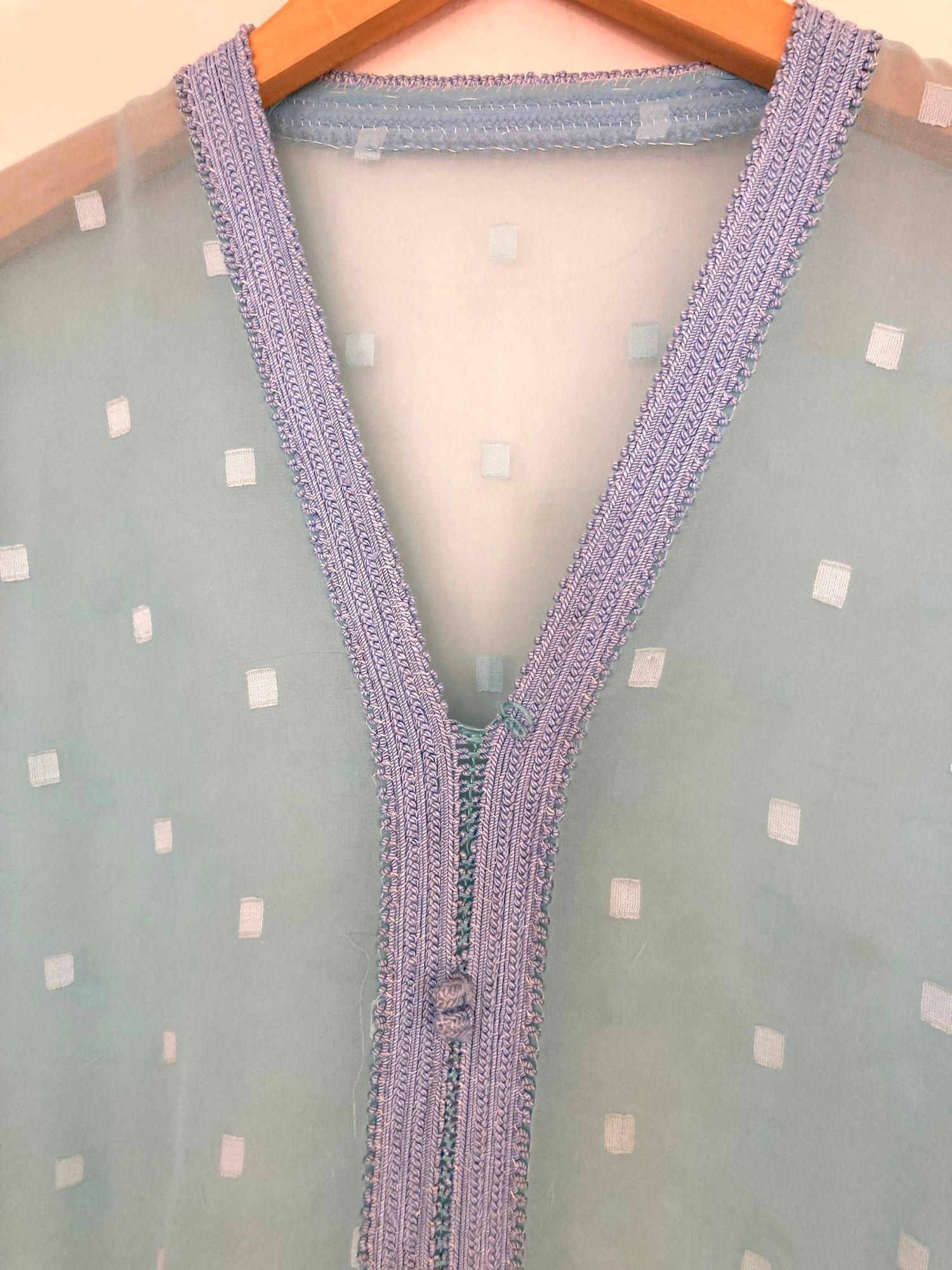Vintage Moroccan Kaftan in Turquoise Cheer Fabric In Good Condition For Sale In North Hollywood, CA