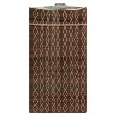 Marokkanischer Vintage-Kilim in Brown mit geometrischen Rauten, von Rug & Kilim