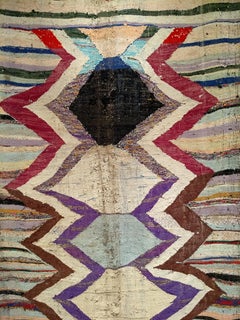 Kilim marocchino d'epoca con grande motivo geometrico nei colori lavanda, avorio, rosso, nero