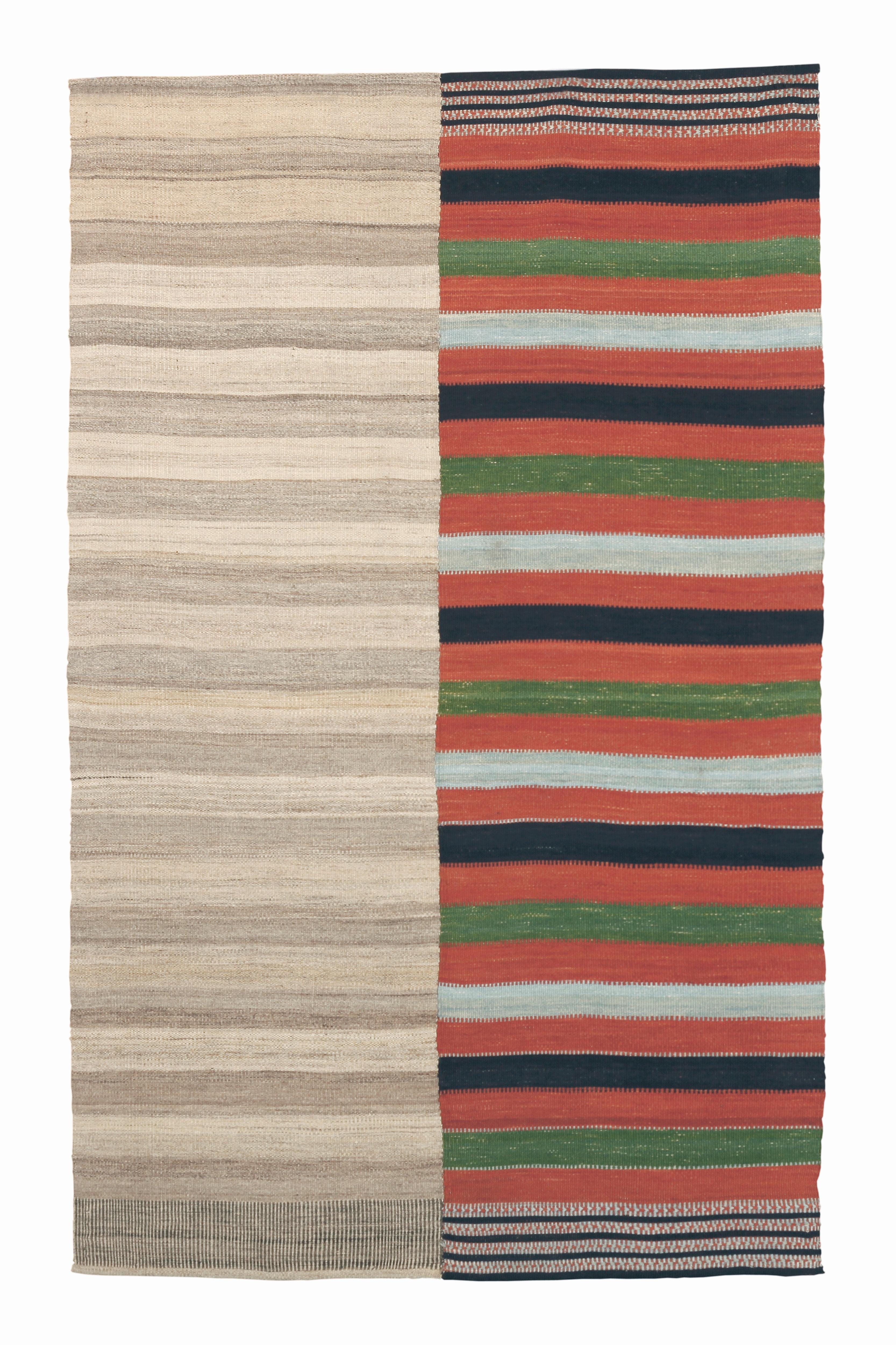 Vintage Moroccan Kilim Rug – 1970s, Geometric Earth Beige & Bold Stripes In Good Condition For Sale In Barcelona, Barcelona