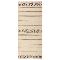 Tapis Kilim marocain vintage. 5 pieds 7 pouces x 12 pieds 2 pouces