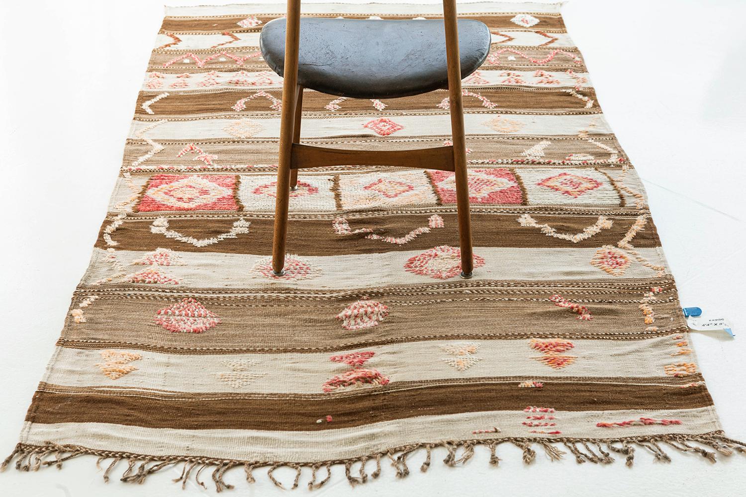 Vintage Moroccan Kilim Rug In Good Condition For Sale In WEST HOLLYWOOD, CA