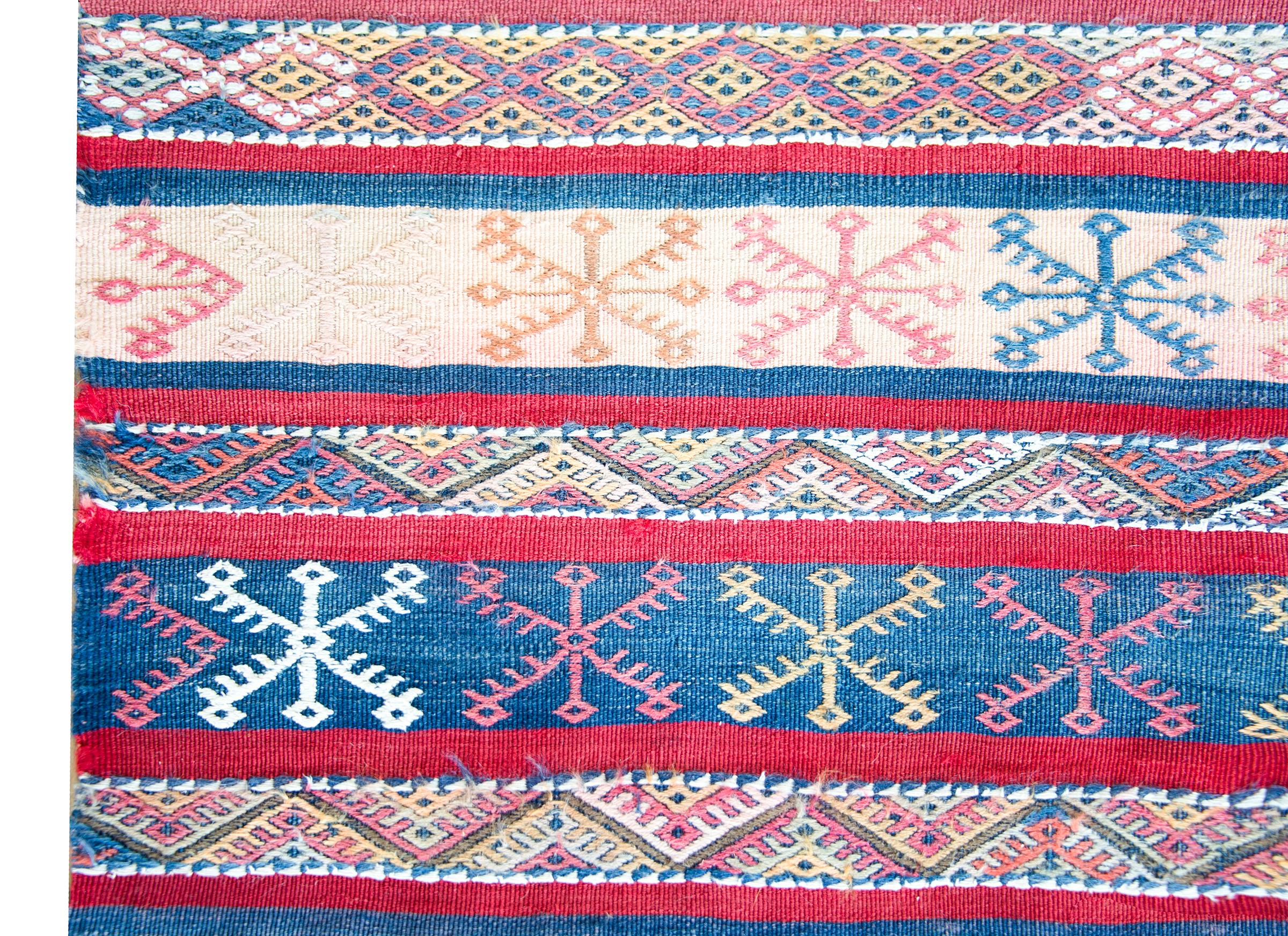 Marokkanischer Kelim-Teppich, Vintage (20. Jahrhundert) im Angebot