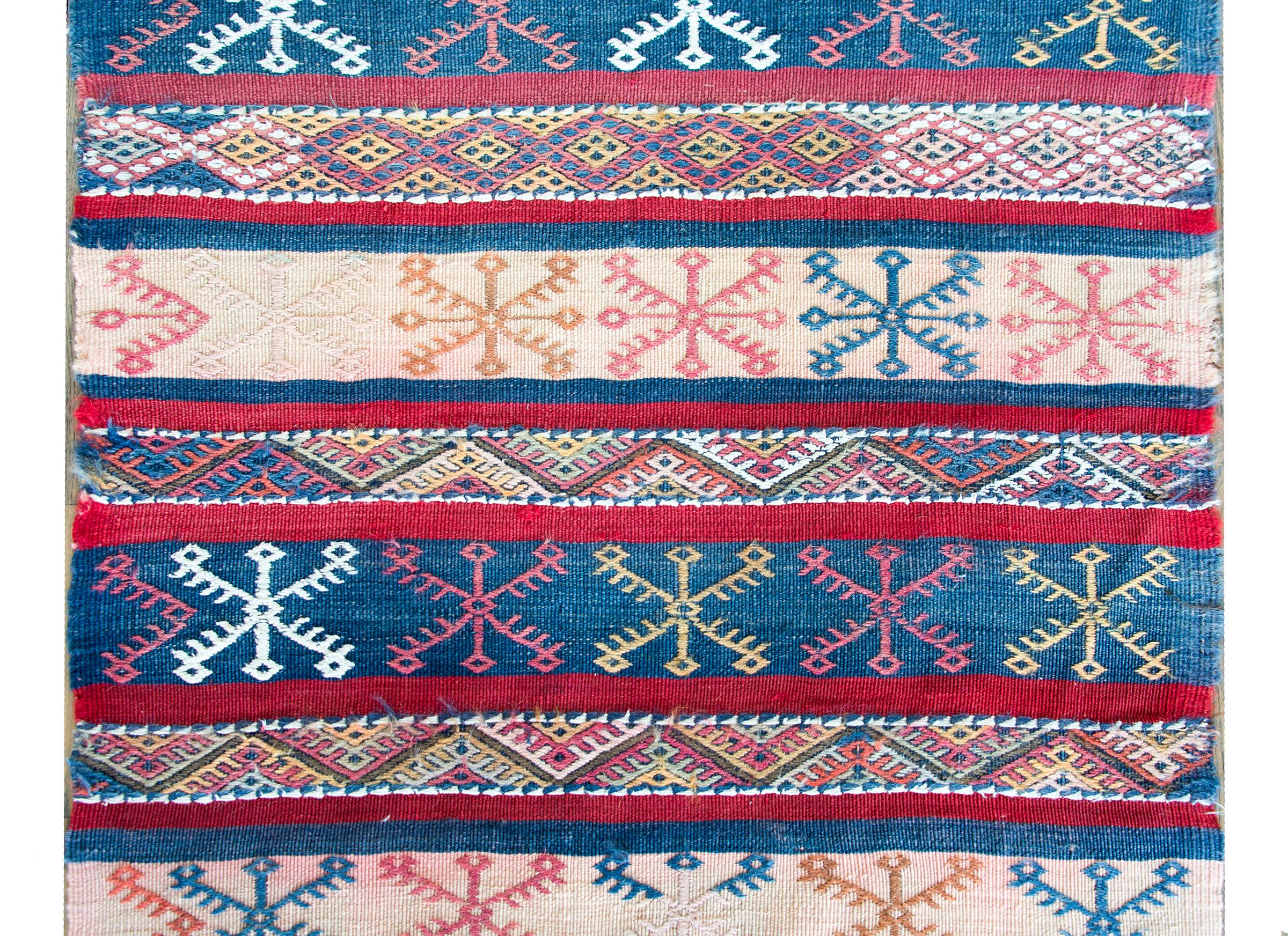 Marokkanischer Kelim-Teppich, Vintage im Angebot 2