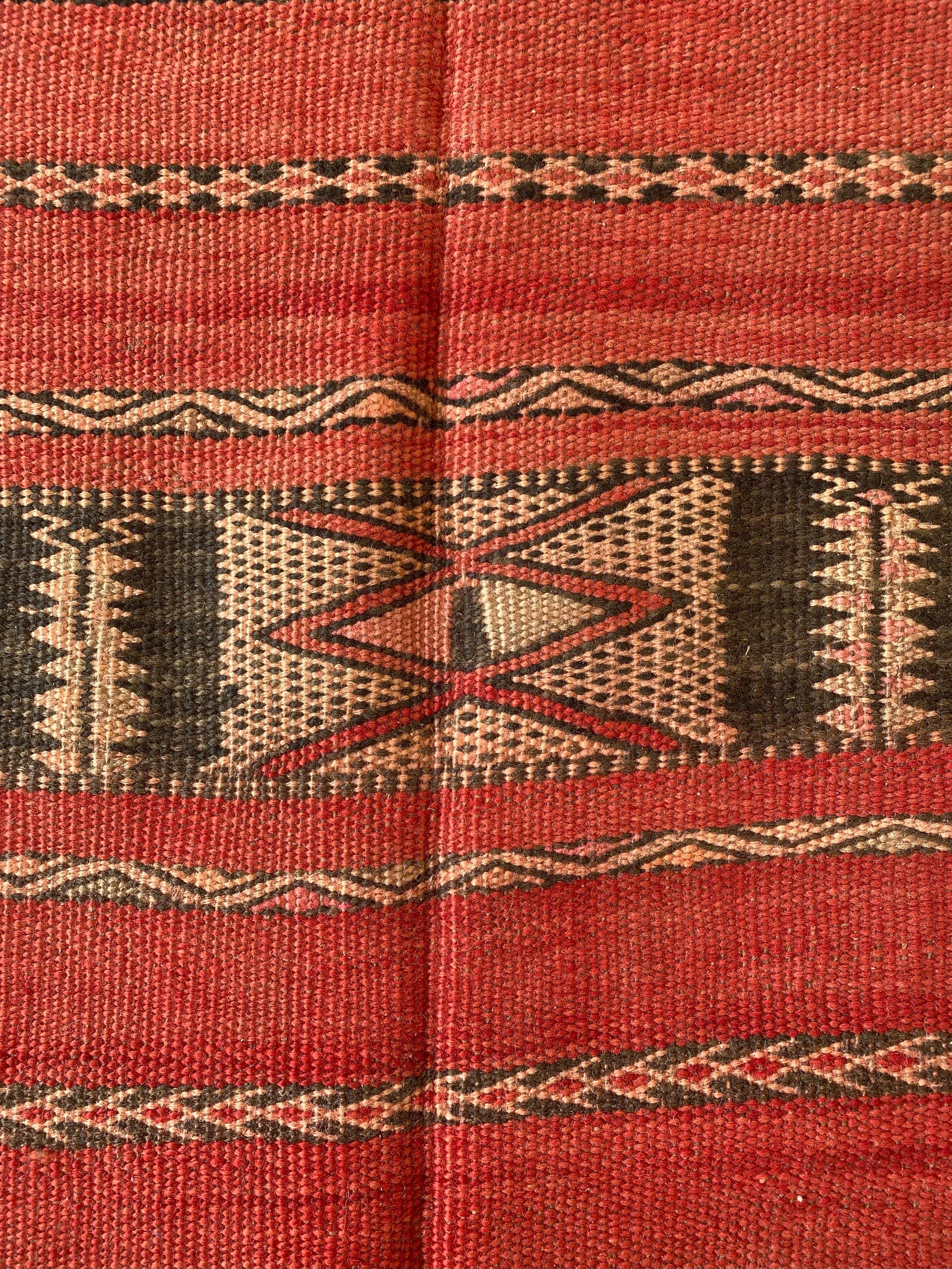 Vintage Moroccan Kilim rug - Red - 5x9.2feet / 152x282cm For Sale 3