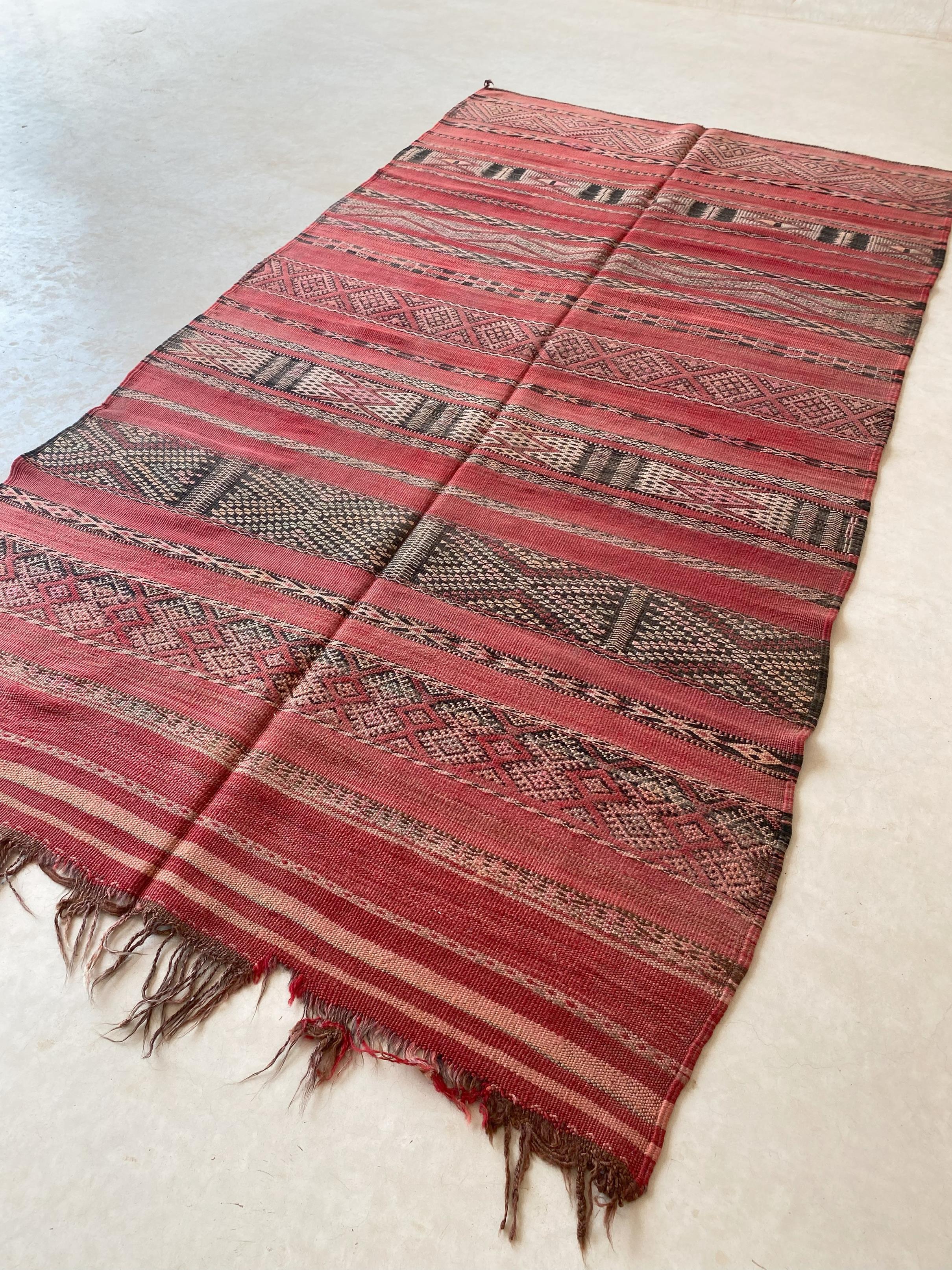 Tribal Vintage Moroccan Kilim rug - Red - 5x9.2feet / 152x282cm For Sale