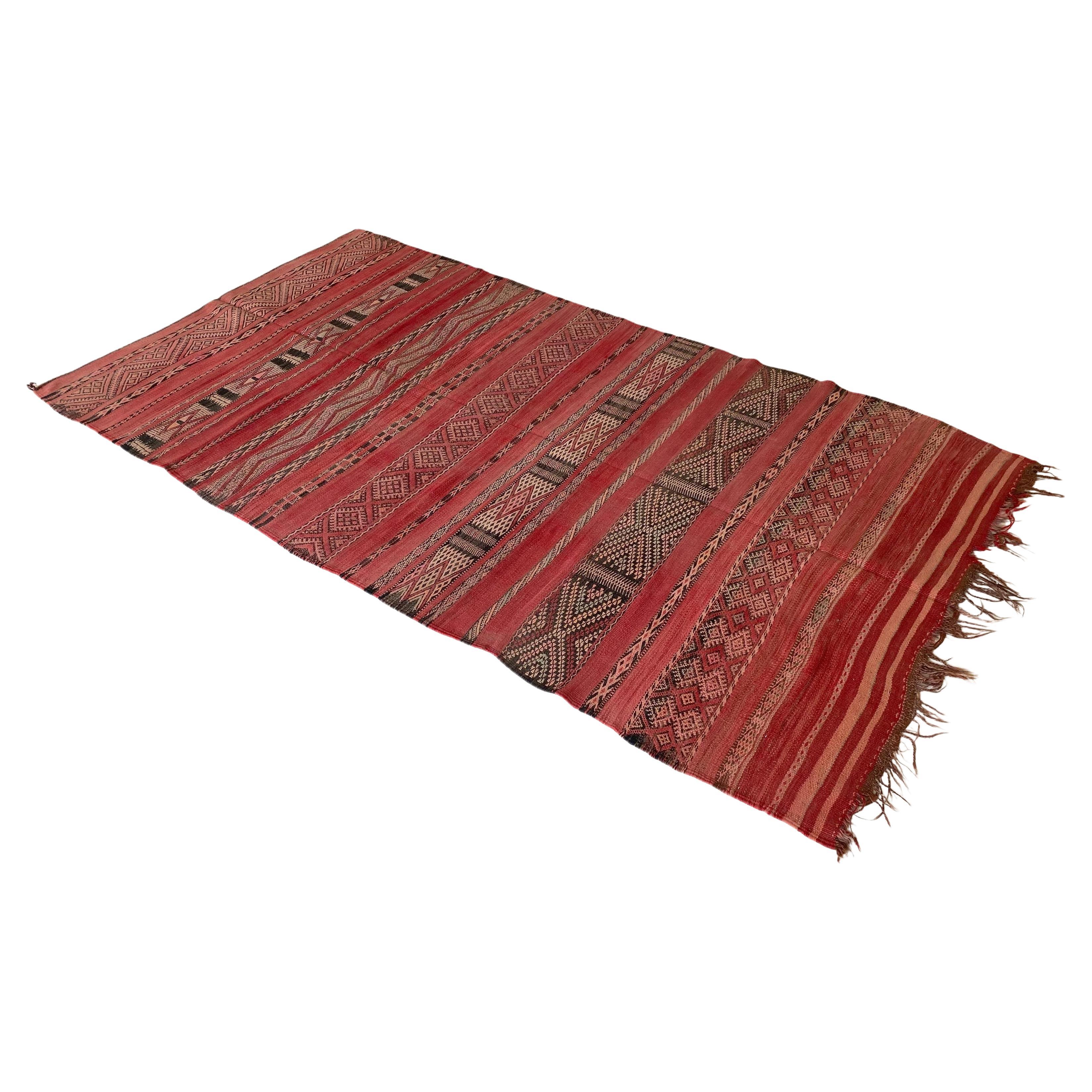 Vintage Moroccan Kilim rug - Red - 5x9.2feet / 152x282cm For Sale