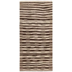 Vintage Moroccan Kilim Rug. Size: 4 ft 7 in x 10 ft (1.4 m x 3.05 m)