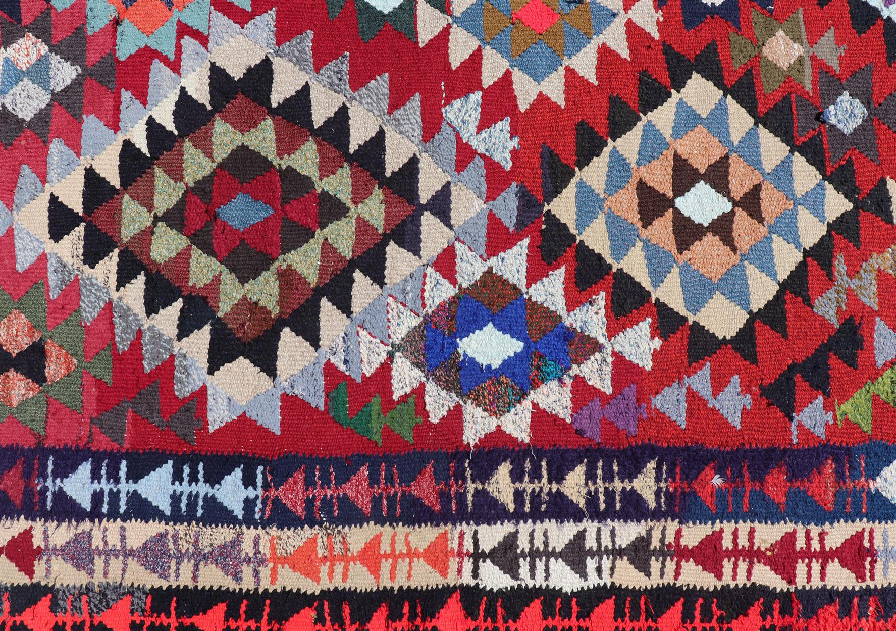 Rug & Kilim marocchino vintage con audaci diamanti geometrici in rosso e blu, 9'1 X 16'0 in vendita 2