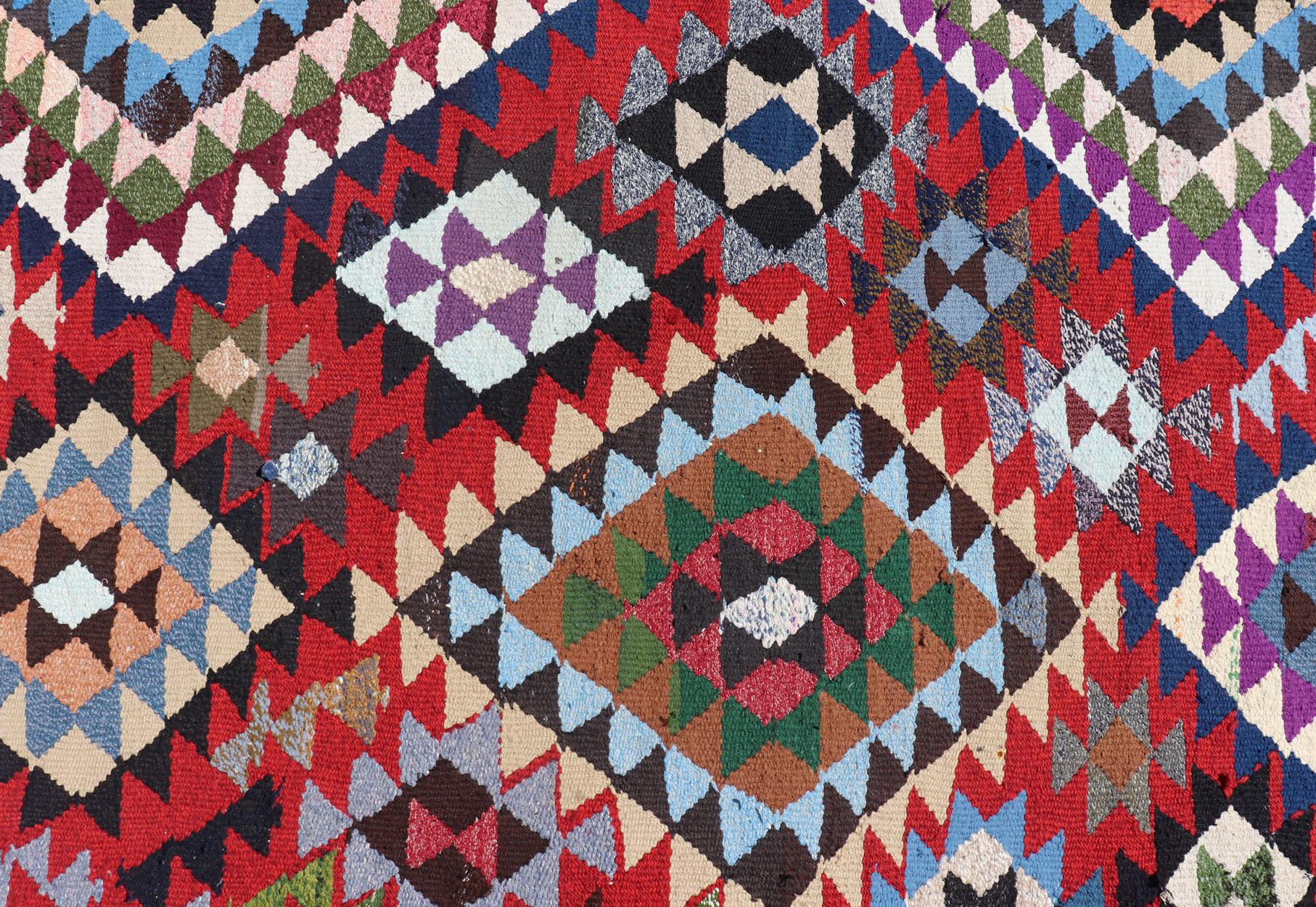 Rug & Kilim marocchino vintage con audaci diamanti geometrici in rosso e blu, 9'1 X 16'0 in vendita 1