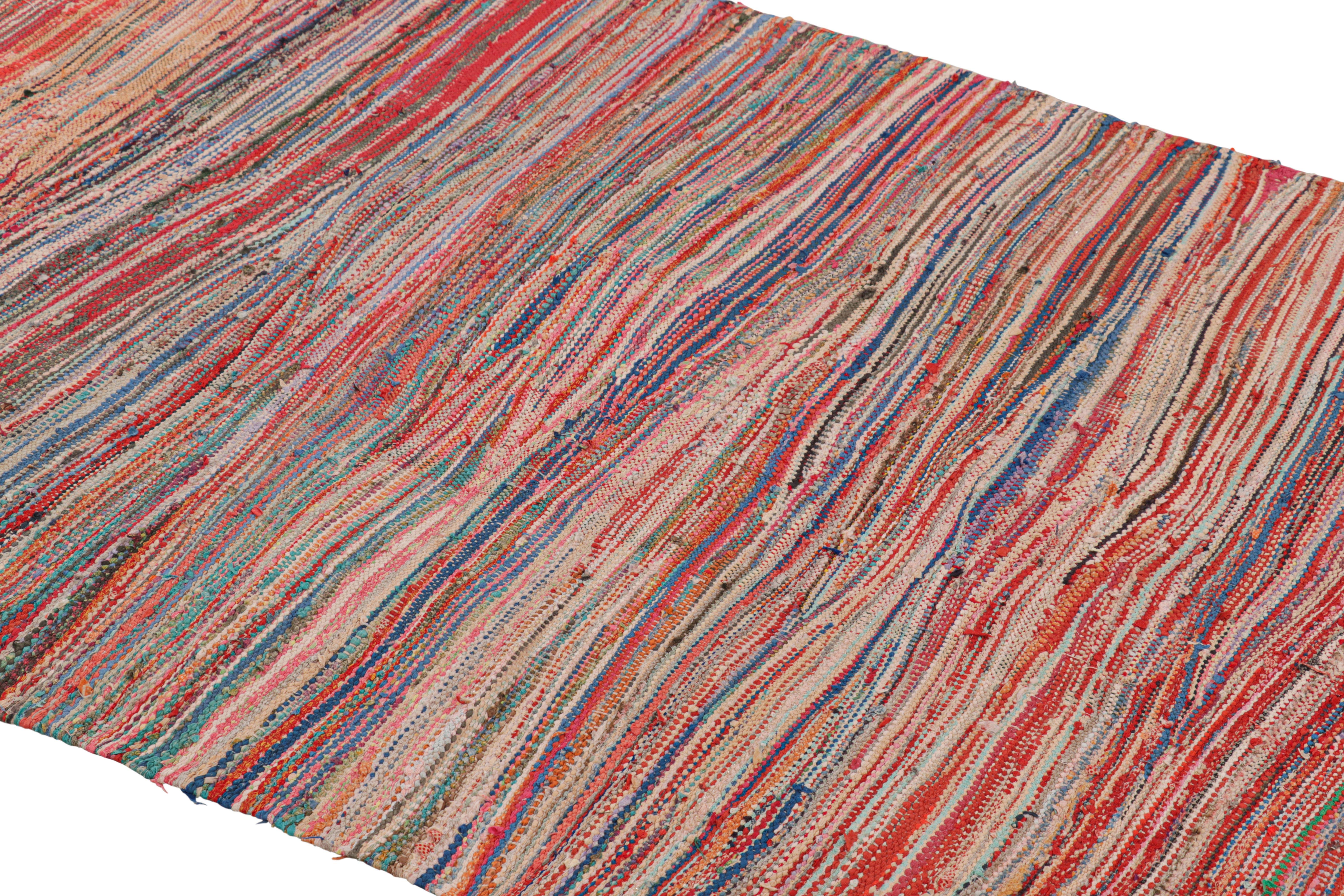 Tessuto a mano in lana e proveniente dal Marocco intorno al 1950-1960, questo tappeto Kilim marocchino vintage 4x7 è un pezzo raro come pochi della sua provenienza, una nuova ed entusiasmante selezione di Rug & Kilim. 

Sul design: 

Gli ammiratori