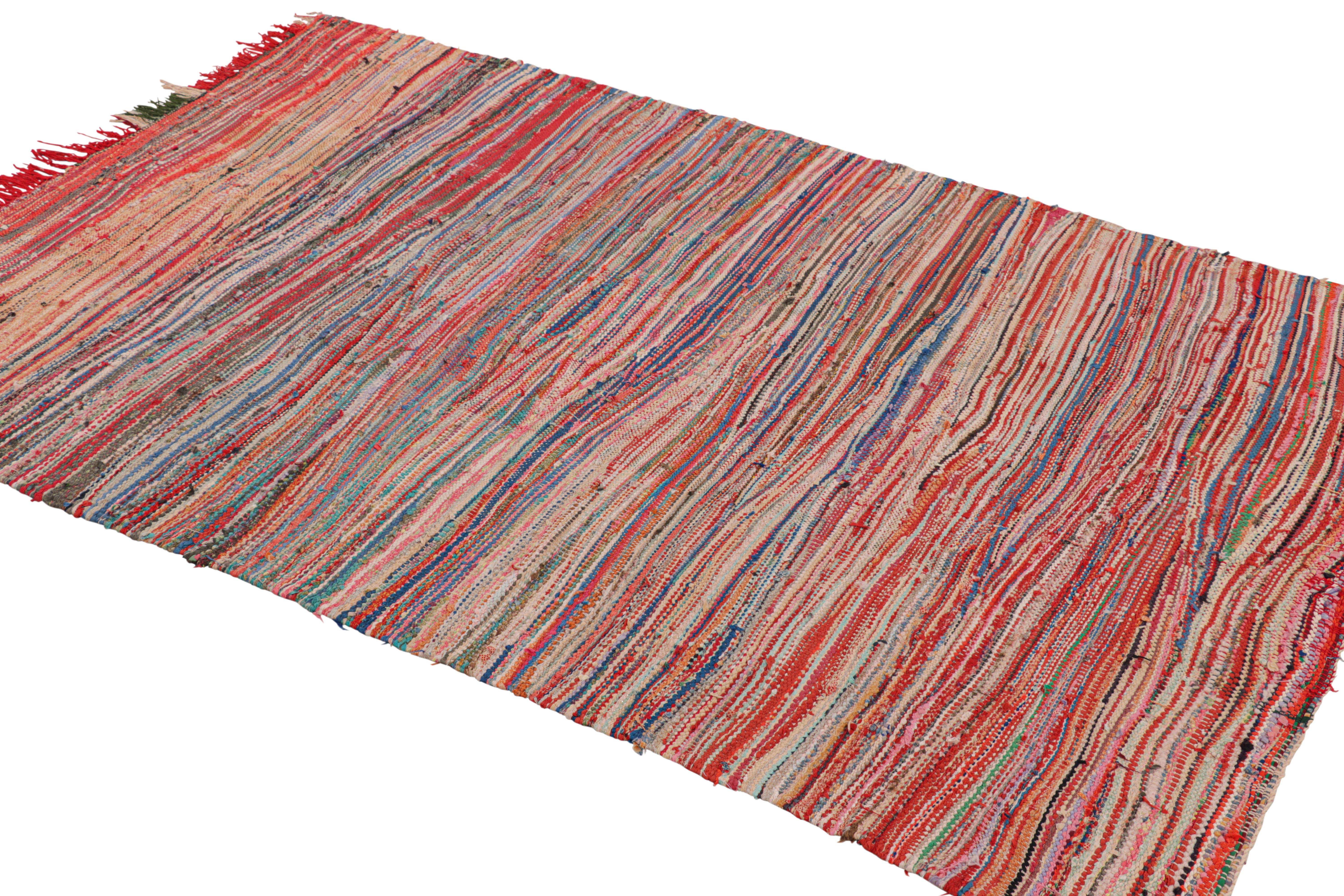 Tessuto a mano Tappeto kilim marocchino vintage con strisce policrome, da Rug & Kilim in vendita