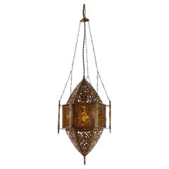 Lanterna marocchina vintage con pannelli di vetro ambrato