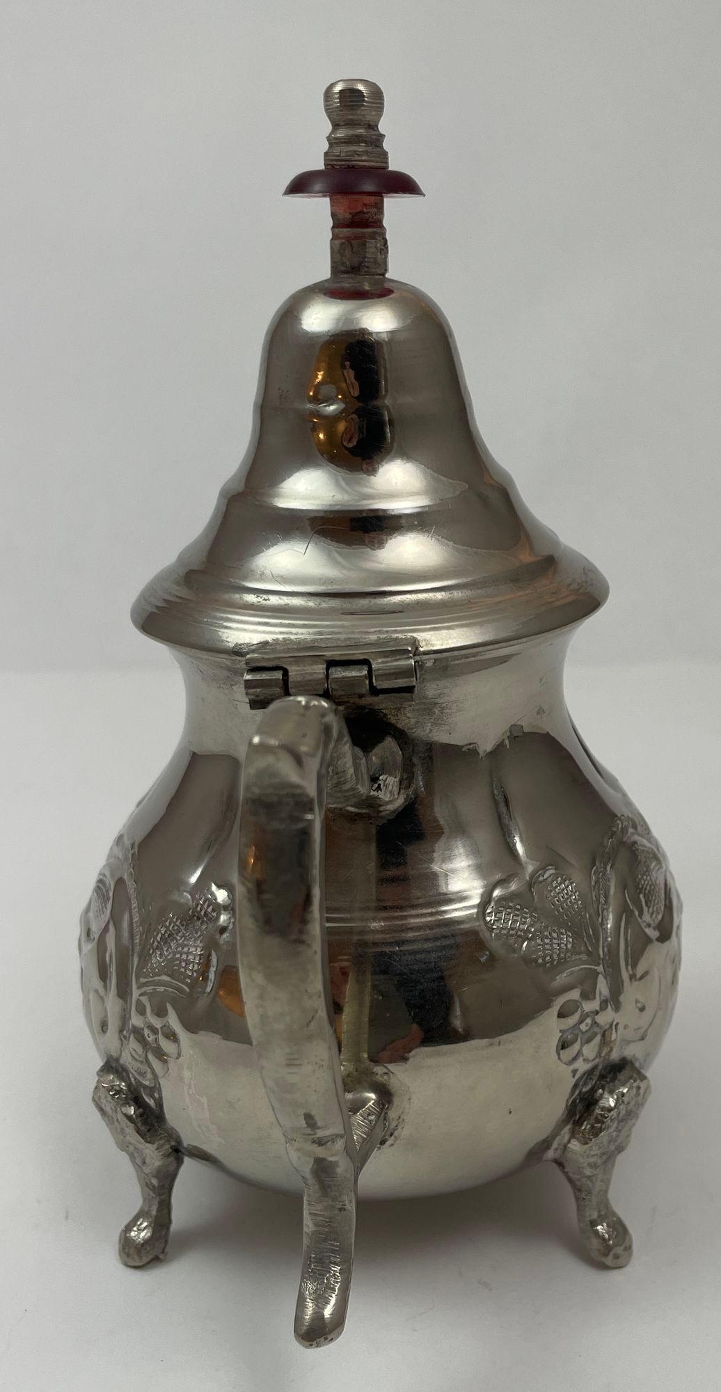 Vintage Moroccan Metal Silver Plated Tea Pot In Good Condition For Sale In North Hollywood, CA