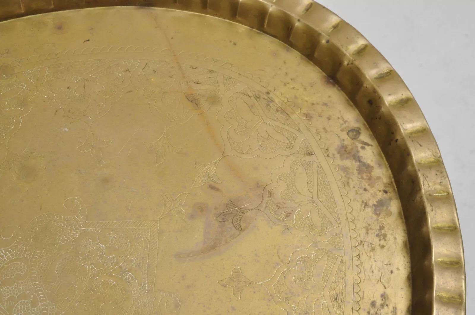 Bandeja vintage marroquí de latón macizo de Oriente Medio grande y ovalada grabada de 42 en venta 1