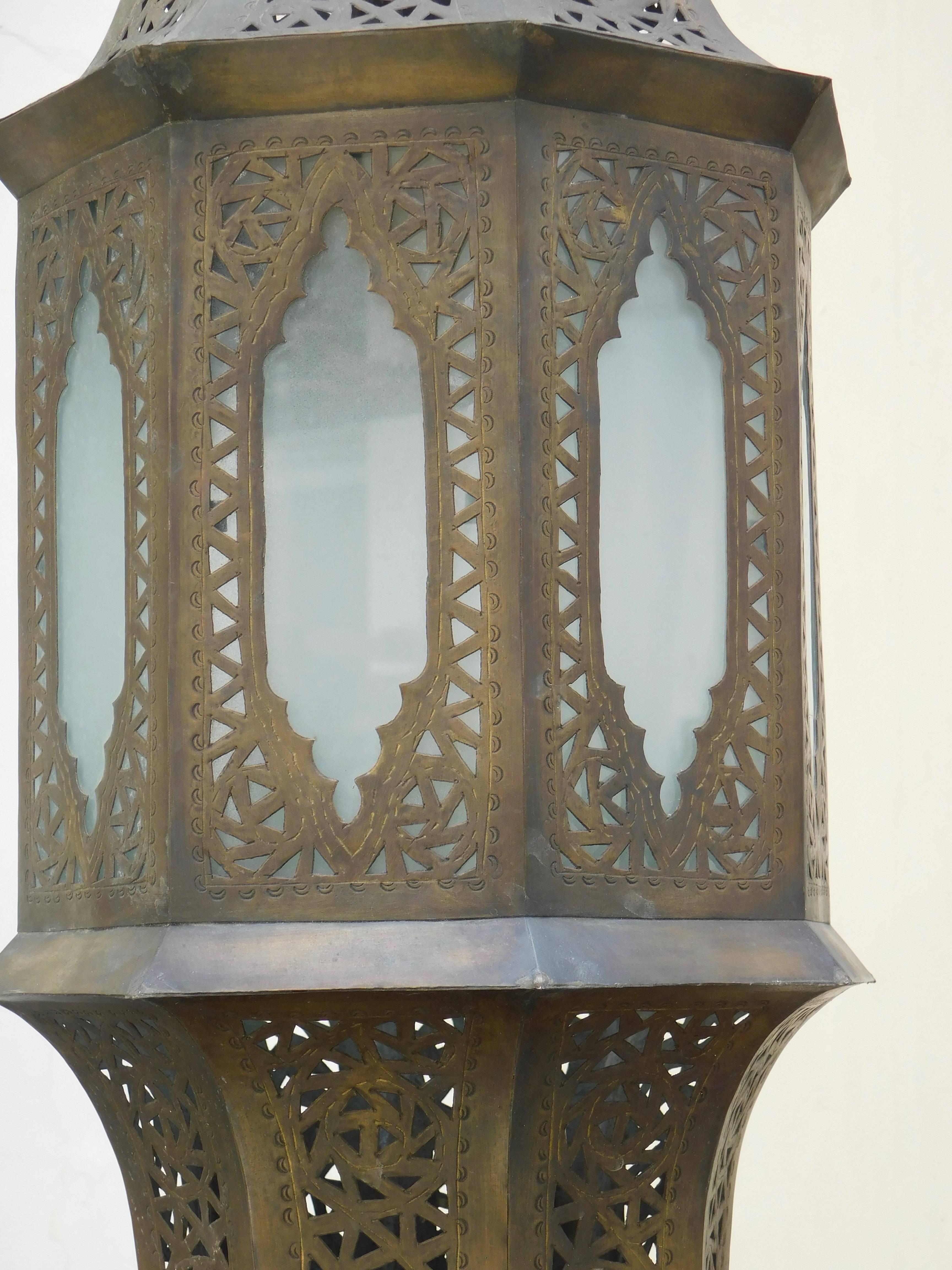 Vintage Moroccan Moorish Brass Lantern from Fez For Sale 1