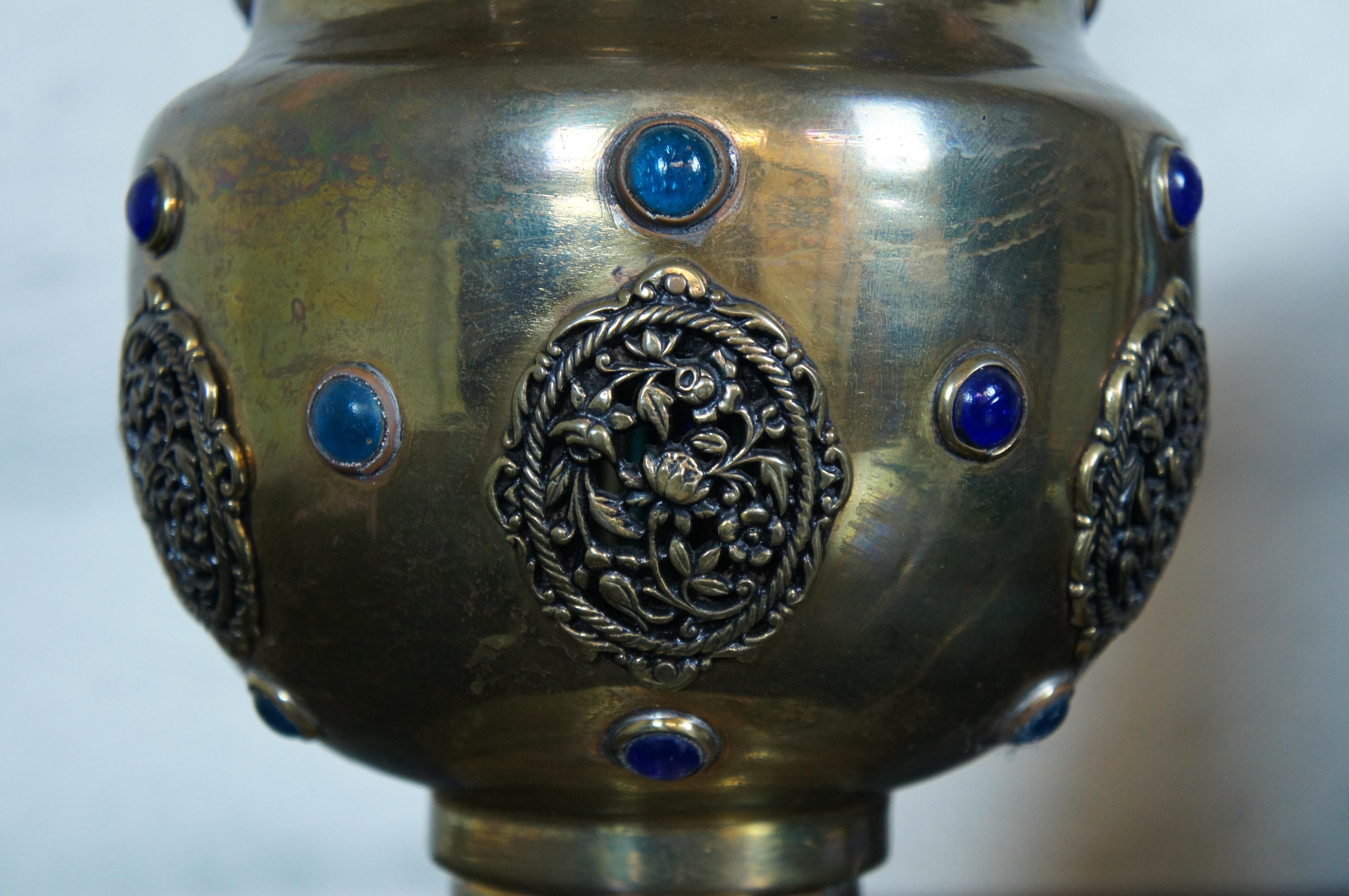 Vintage marokkanischen maurischen durchbohrt retikulierten Jeweled Messing Tischlampe (20. Jahrhundert) im Angebot