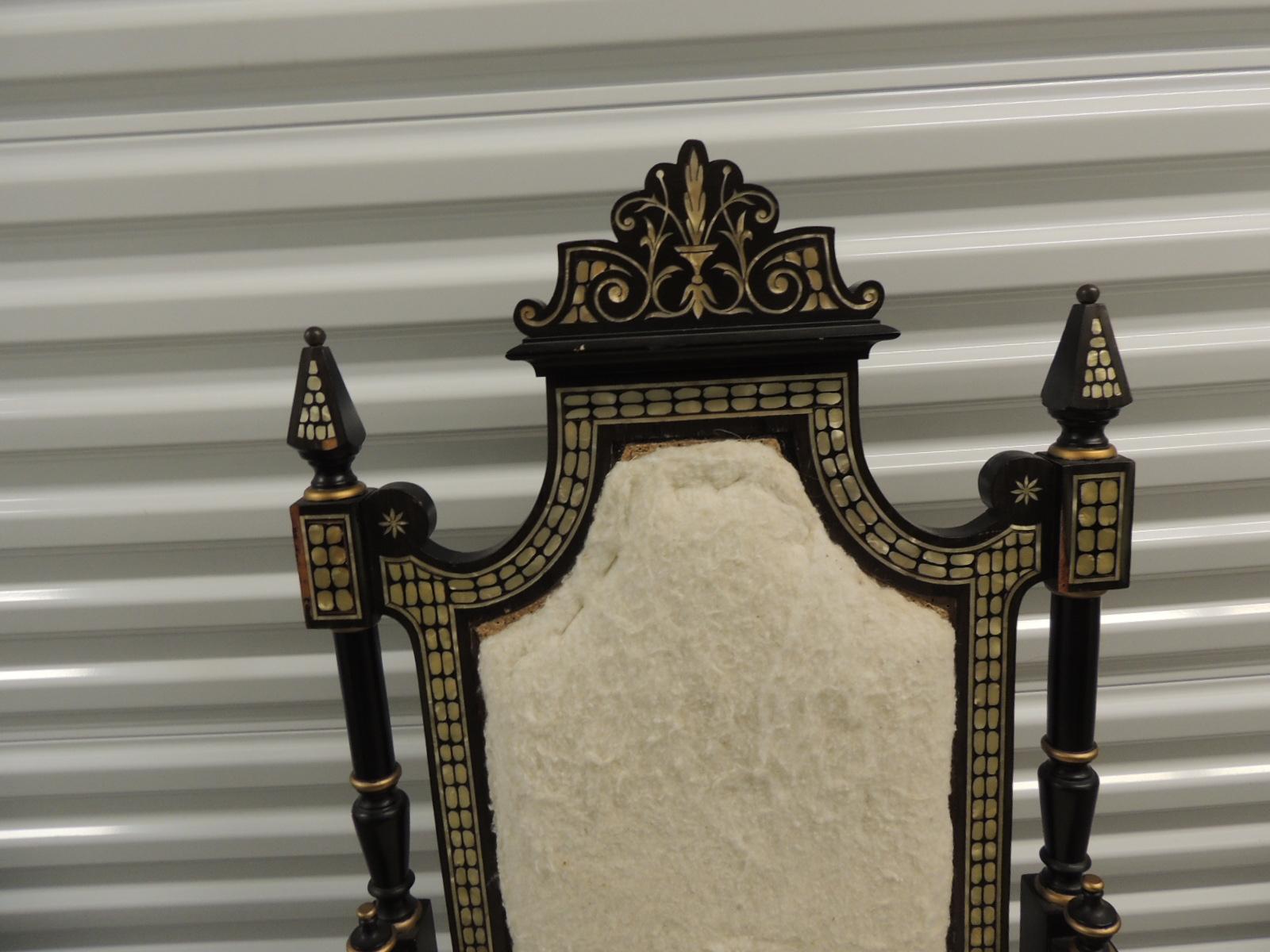 Vintage Moroccan mother-of-pearl inlaid frame and ebonized wood In Good Condition In Oakland Park, FL