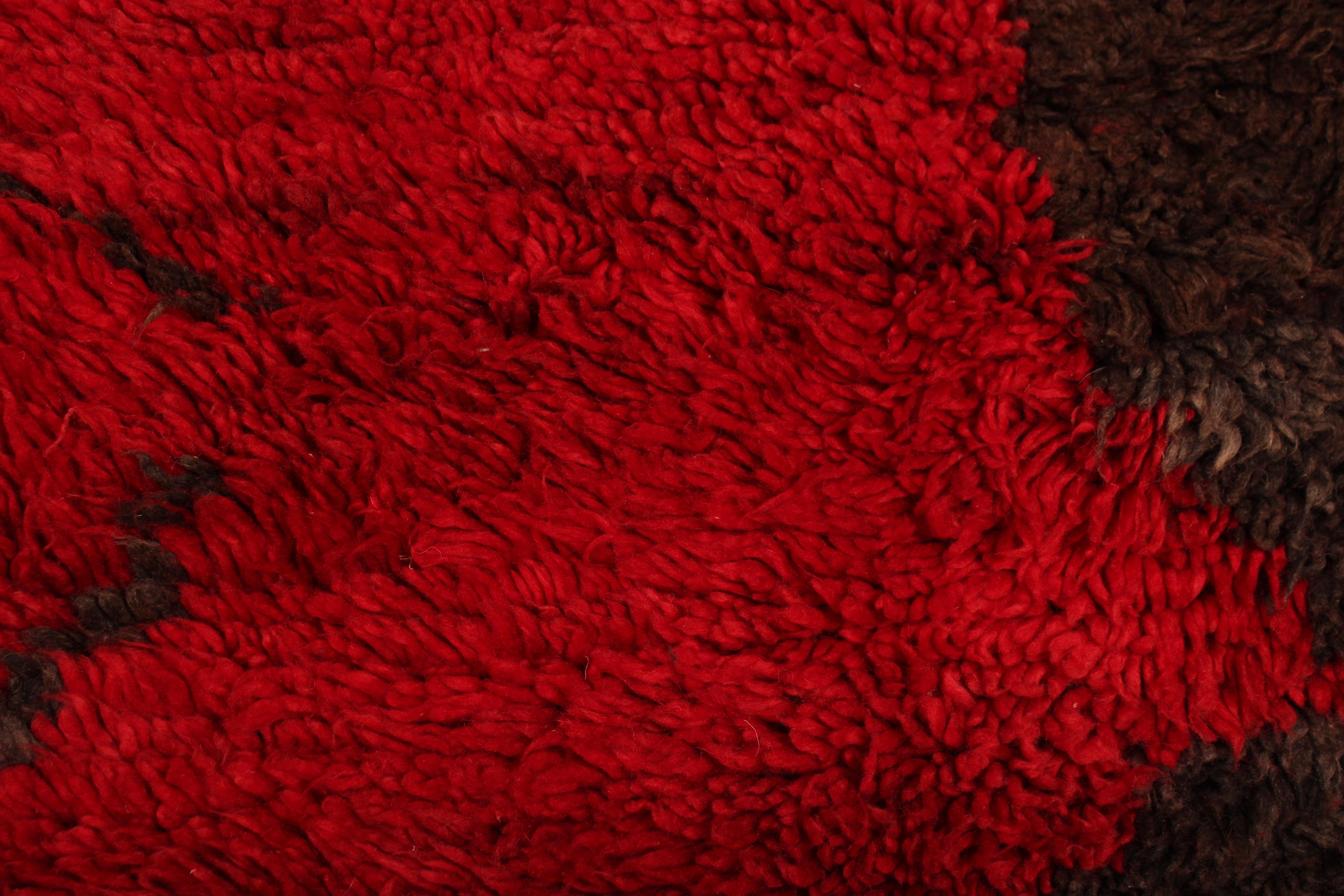 Laine Tapis marocain vintage Mrirt rouge berbère et noir, 1970 en vente