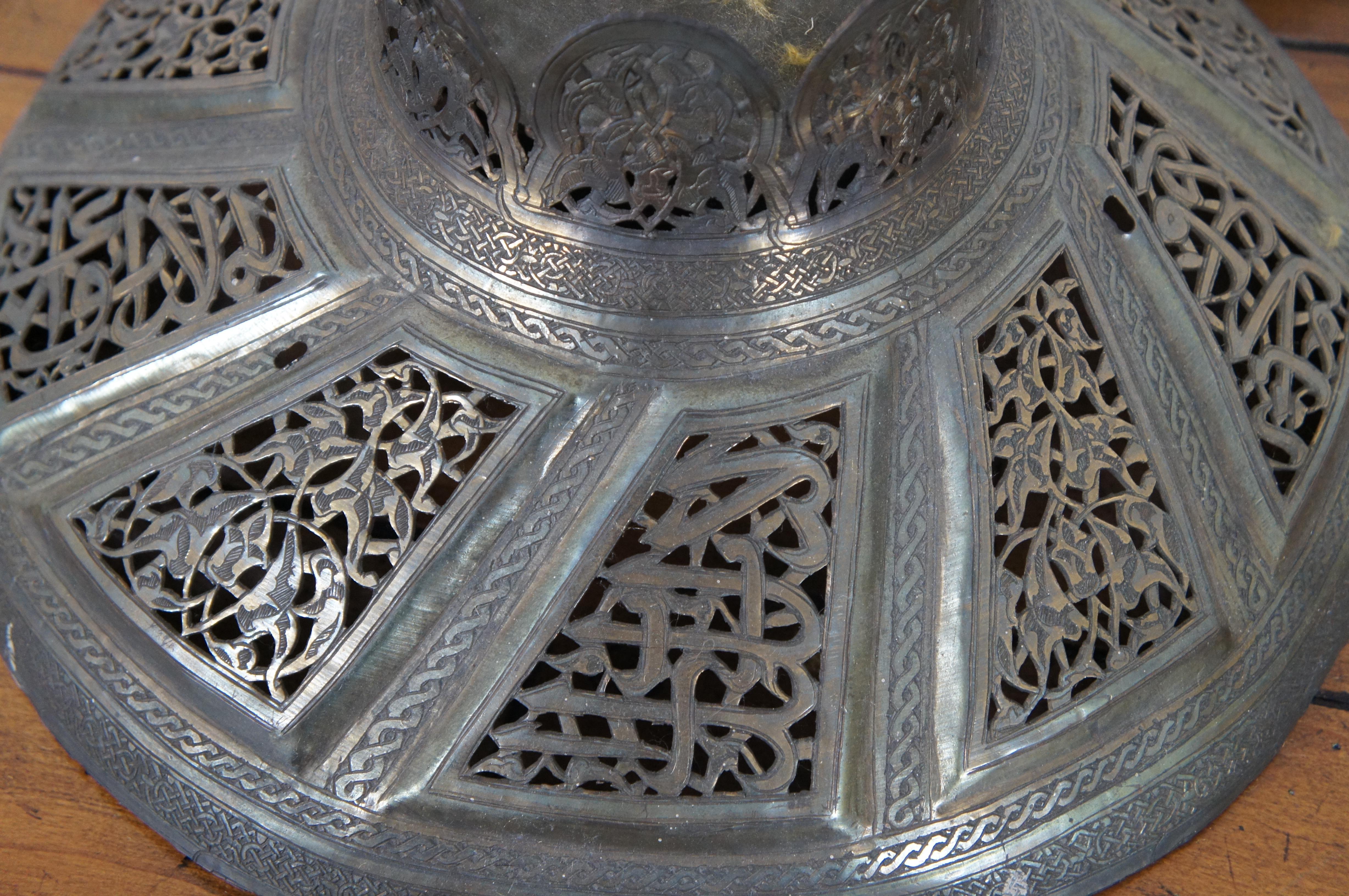 Laiton Luminaire marocain vintage en laiton réticulé et percé avec pendentif Swag 17
