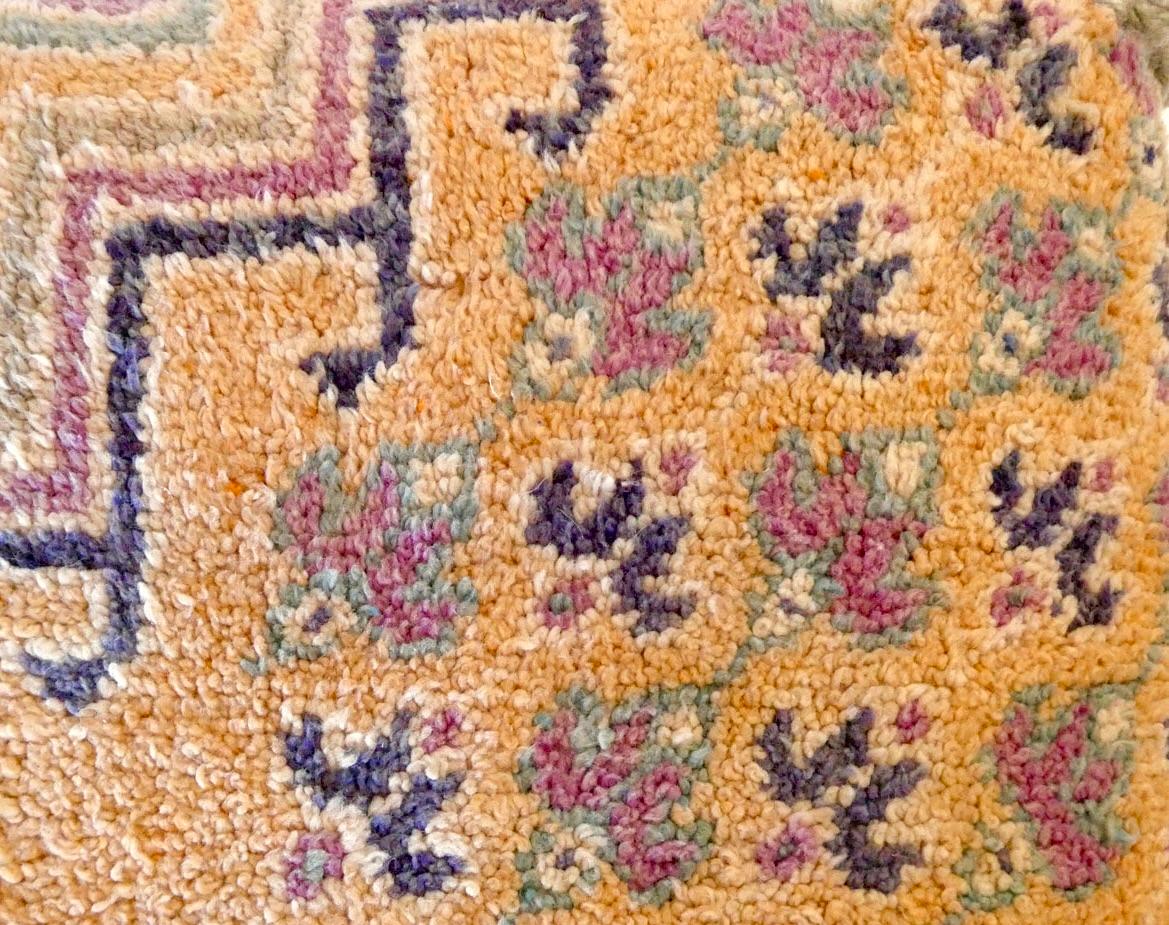 Vintage Marokkanische Wolle Pouf Bodenkissen (Handgewebt) im Angebot