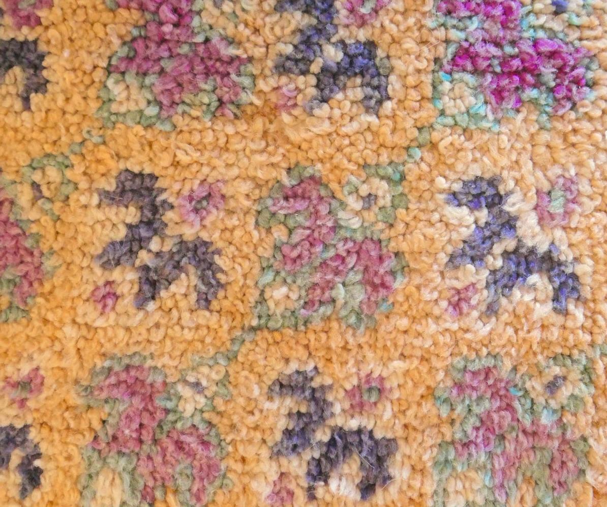 Vintage Marokkanische Wolle Pouf Bodenkissen (Ende des 20. Jahrhunderts) im Angebot