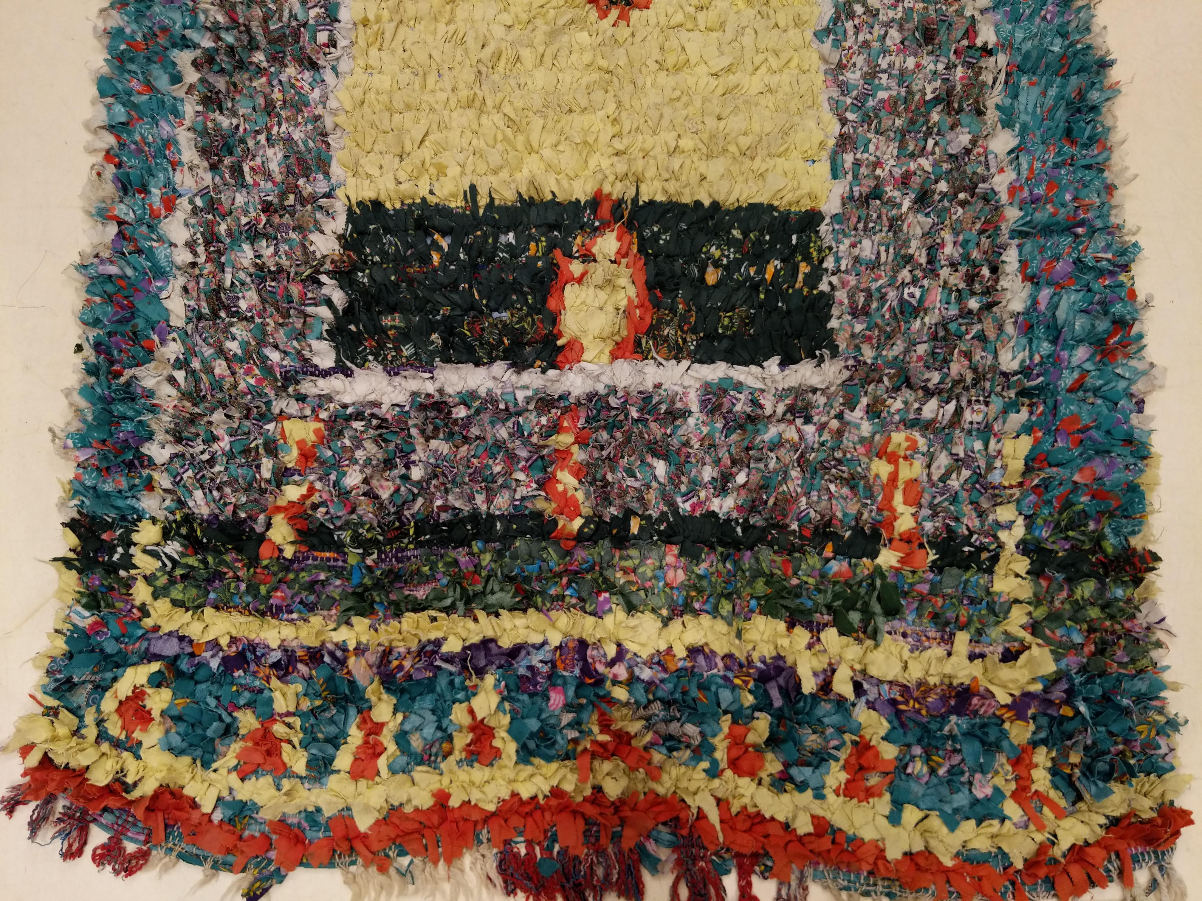 Marokkanischer bunter abstrakter Boujad-Berberteppich im Boujad-Stil (Handgeknüpft) im Angebot