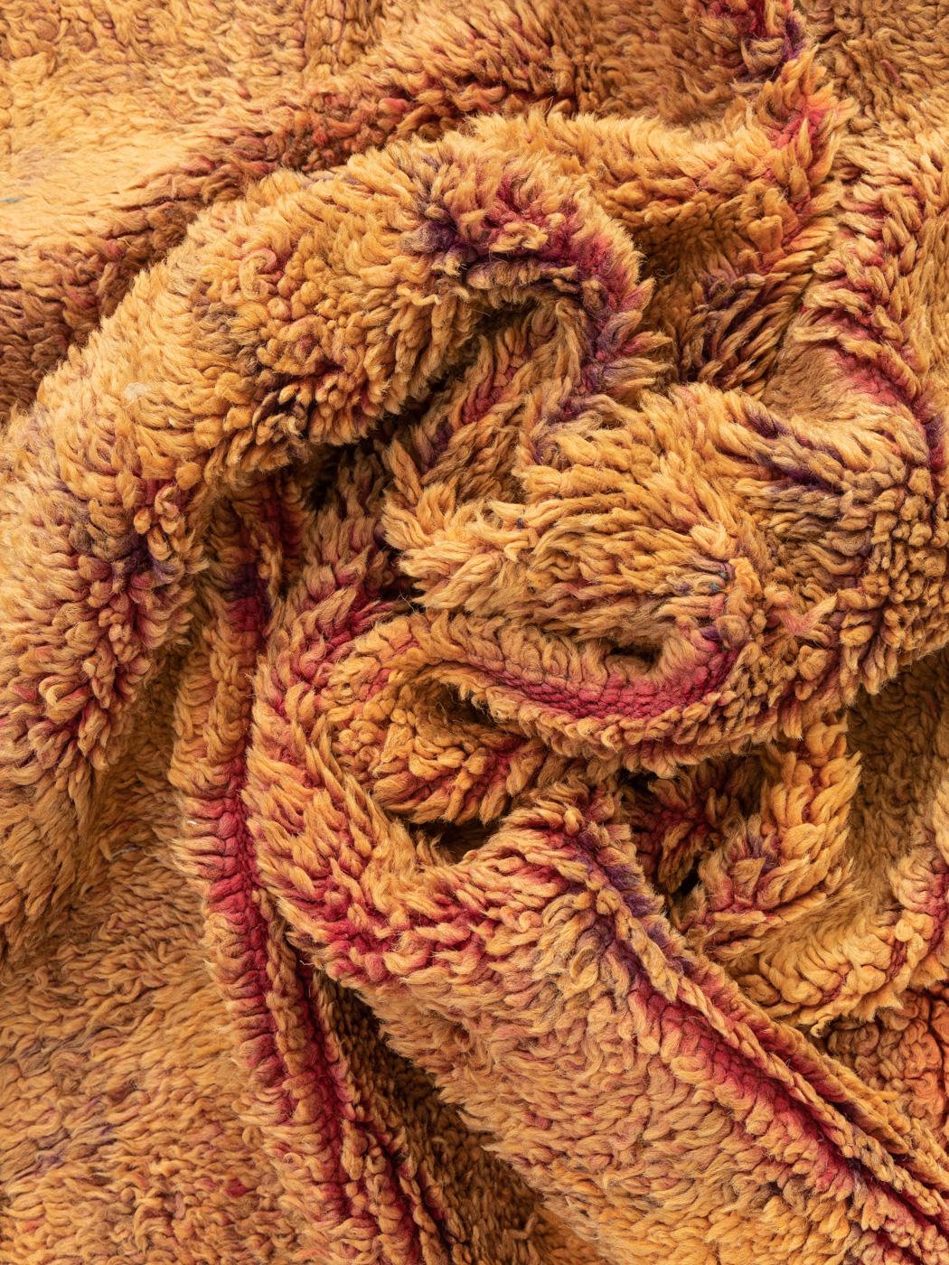 Tissé à la main Tapis berbère marocain vintage Rehamna rouge orange Haouz de Marrakech en vente