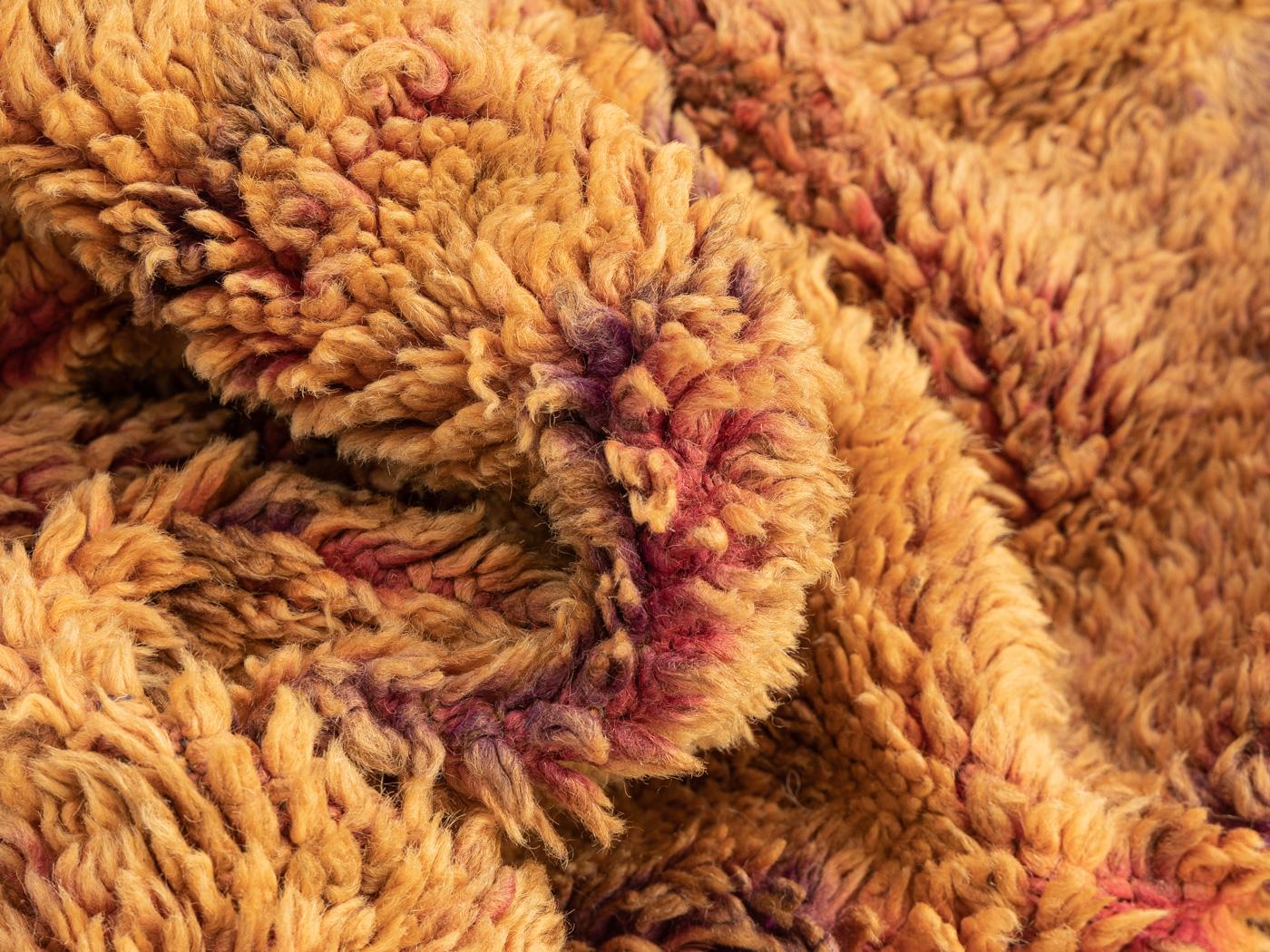 Tapis berbère marocain vintage Rehamna rouge orange Haouz de Marrakech Bon état - En vente à Neuss, NW